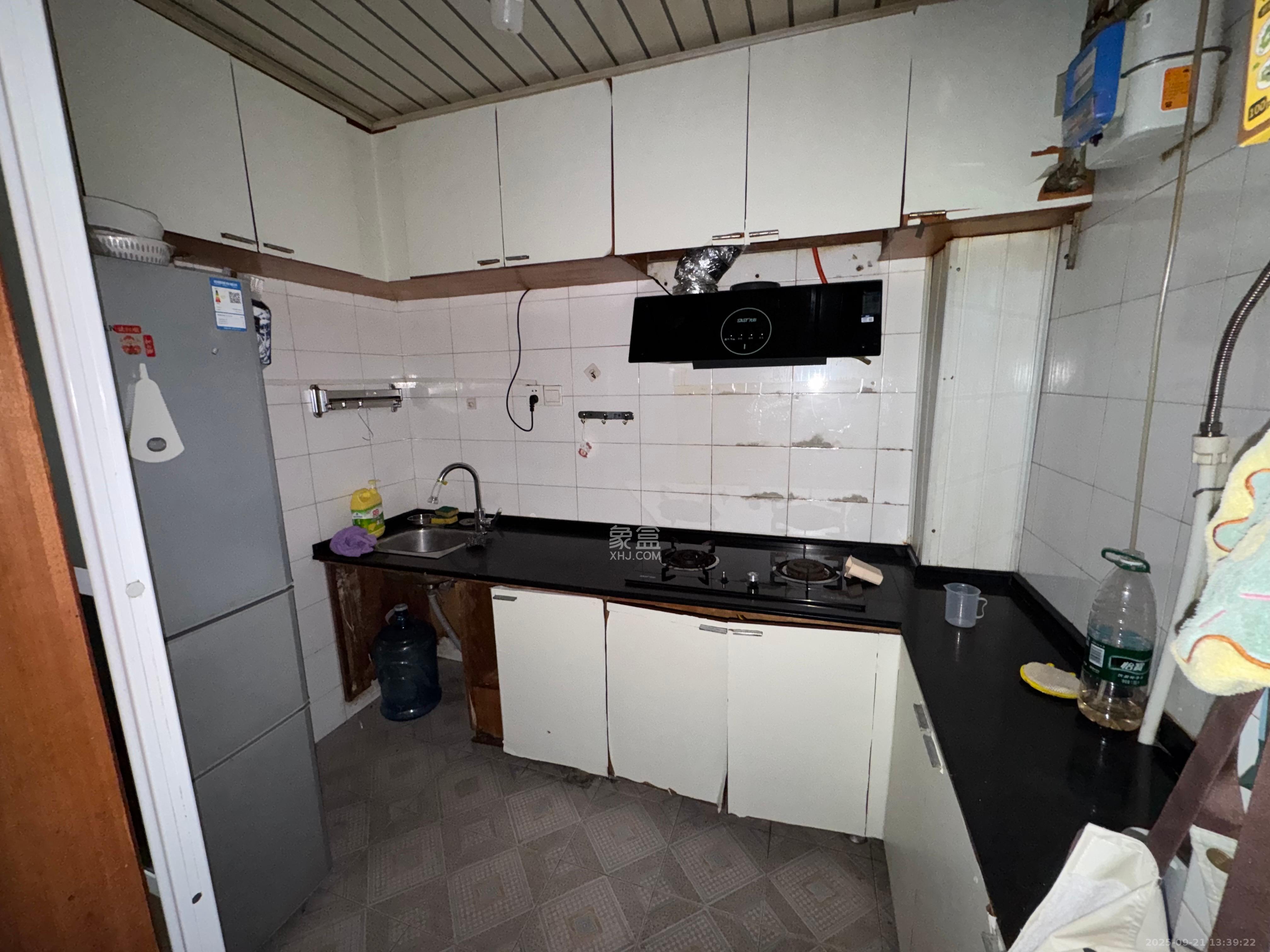 金帆江滨玫瑰园 2室1厅1卫 1300.0元/月 金帆江滨玫瑰园 2室1厅1卫 1300.0元/月室内图