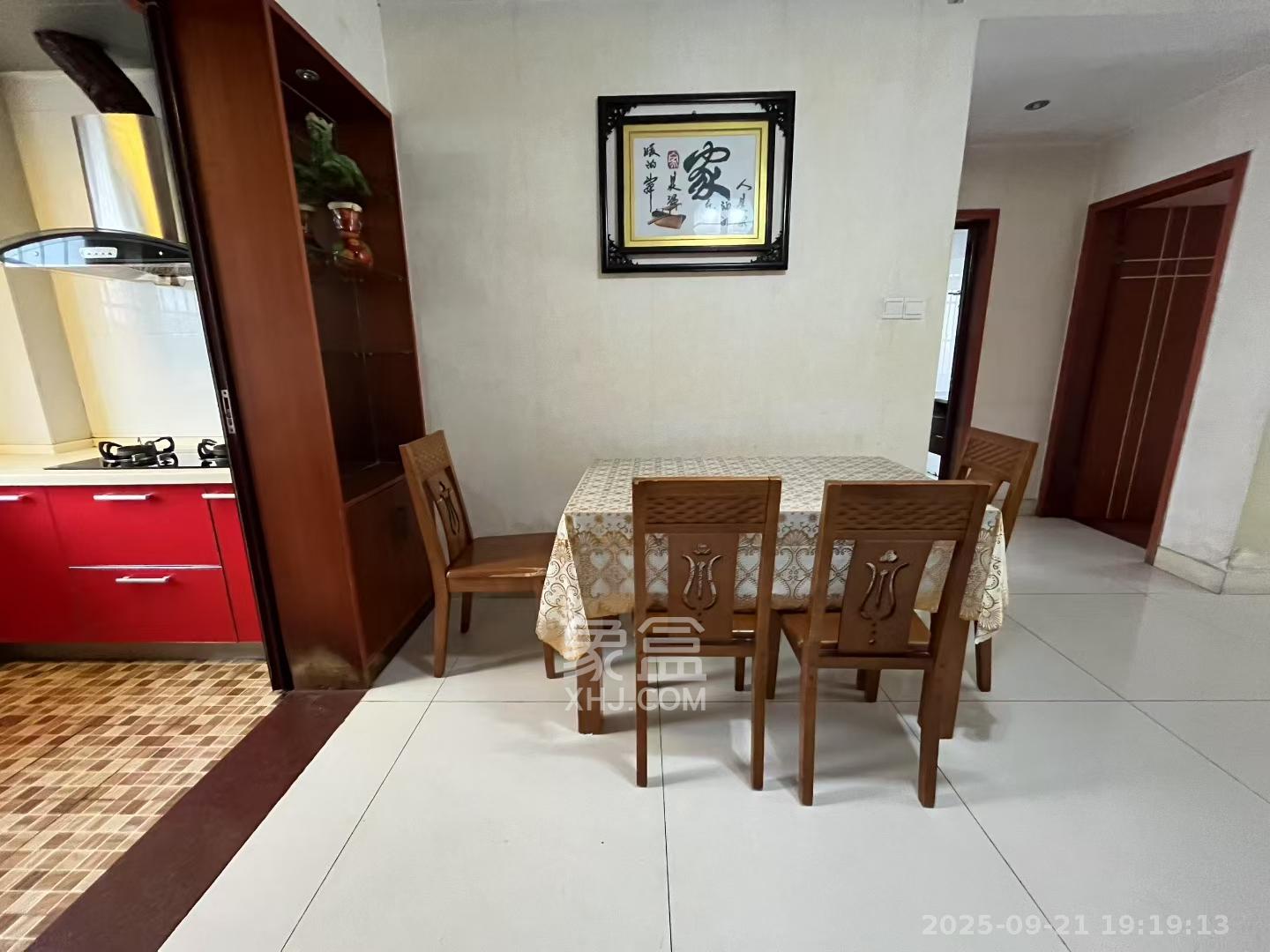 长房西郡 3室2厅2卫 2400.0元/月 长房西郡 3室2厅2卫 2400.0元/月室内图