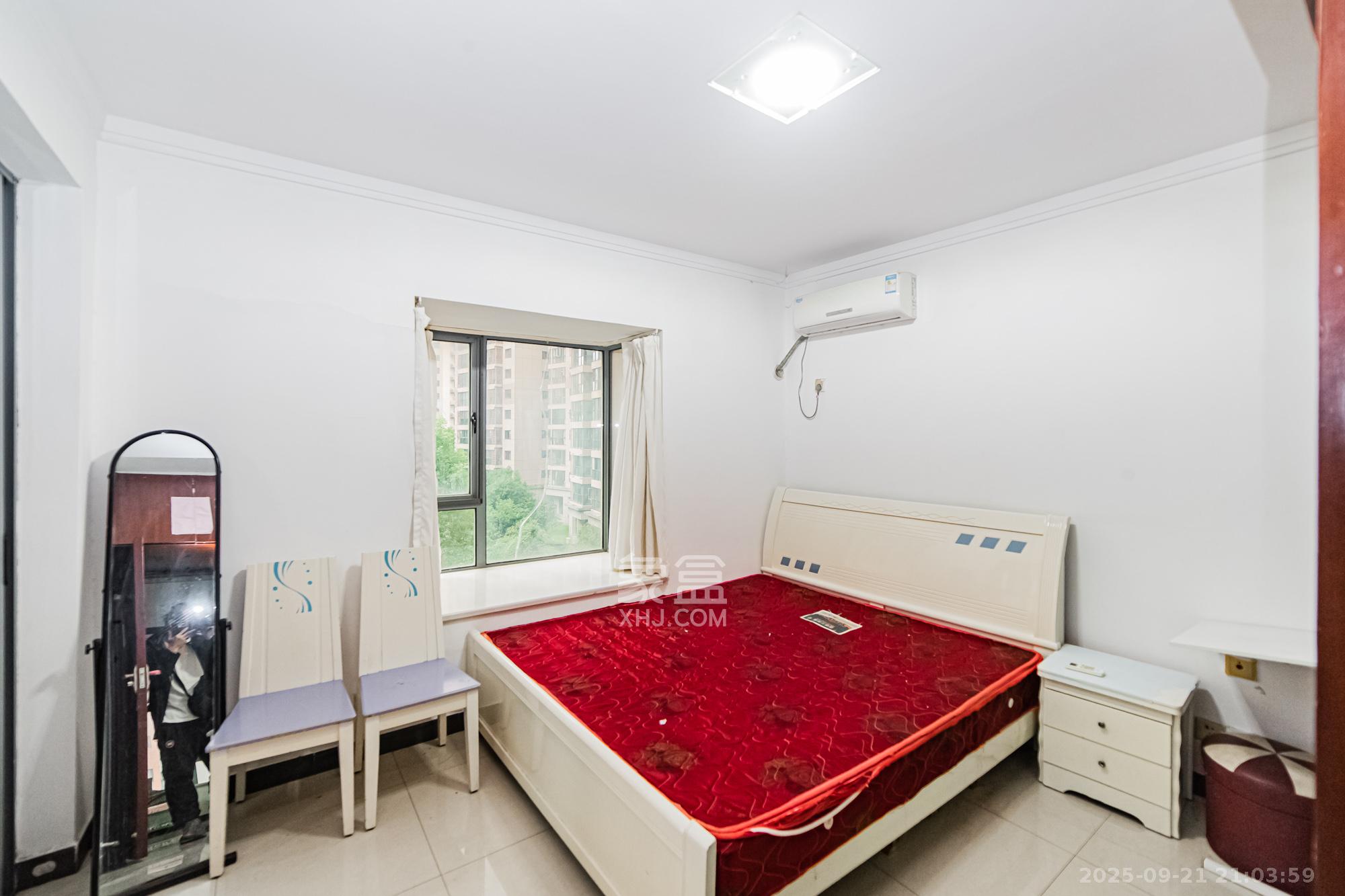 滨江君悦香邸 3室2厅1卫 90.0万 滨江君悦香邸 3室2厅1卫 90.0万卧室