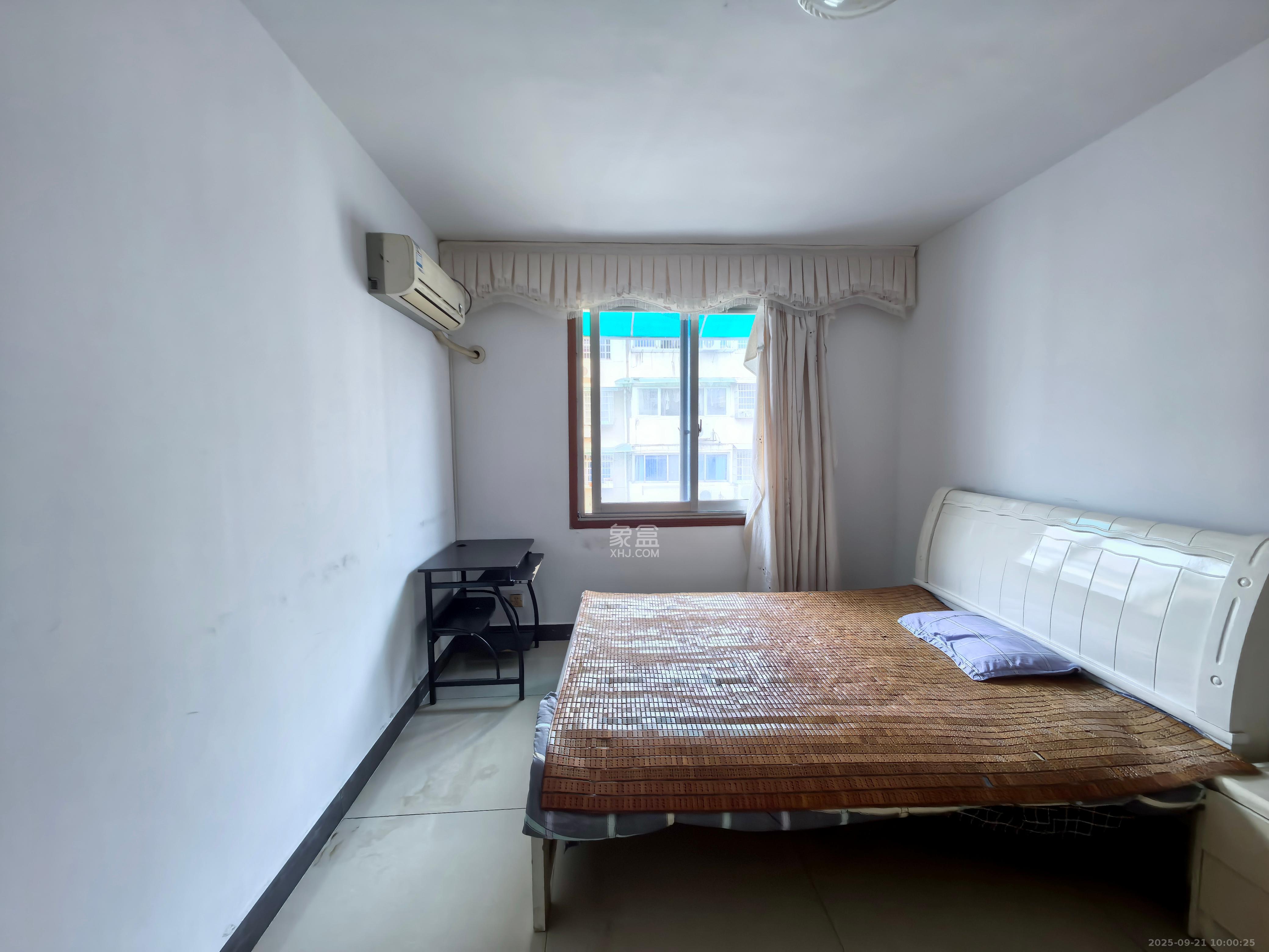 咸嘉花园  3室2厅2卫    1500.0元/月室内图