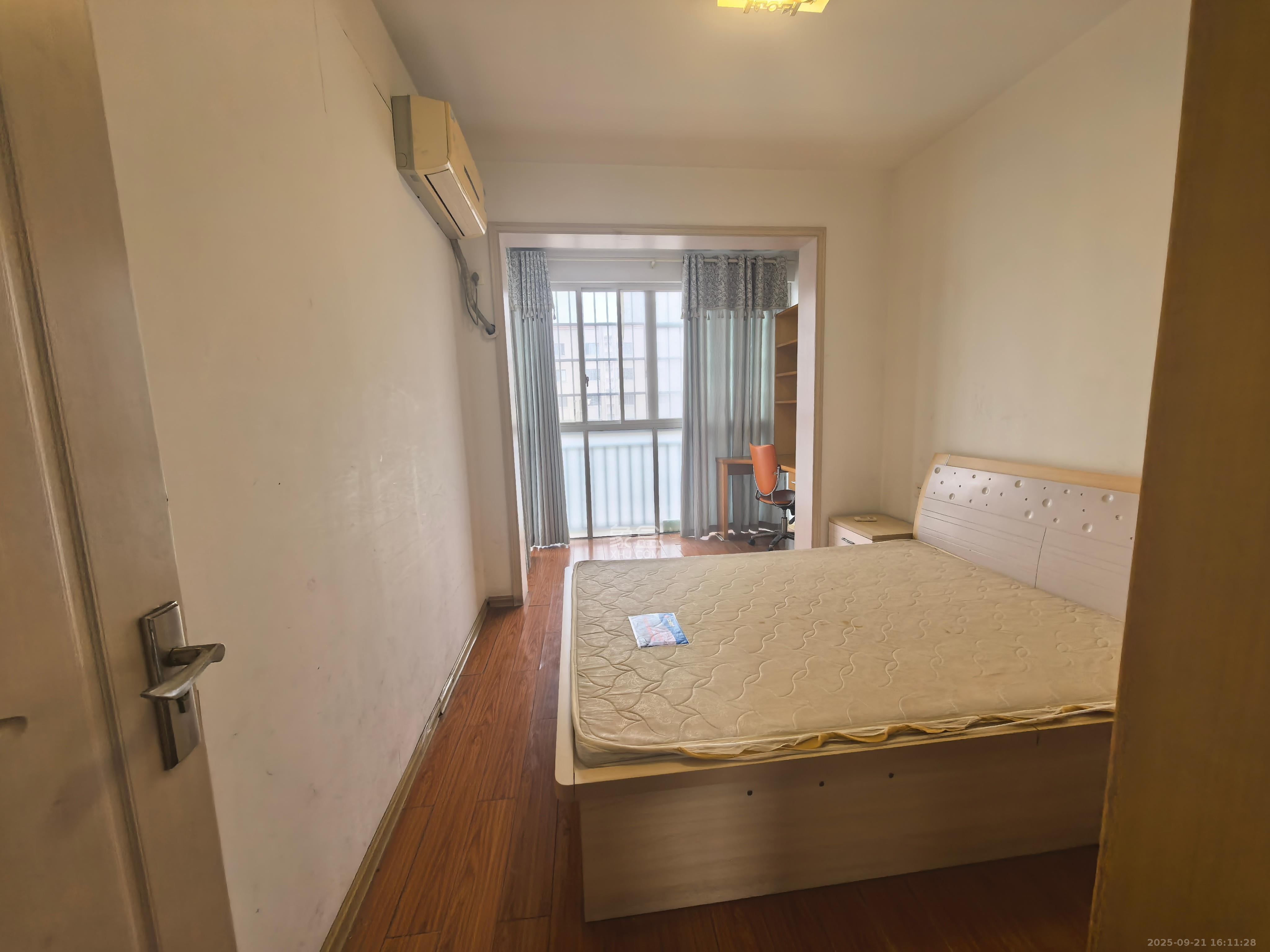 万丽景园  1室2厅2卫    1900.0元/月室内图