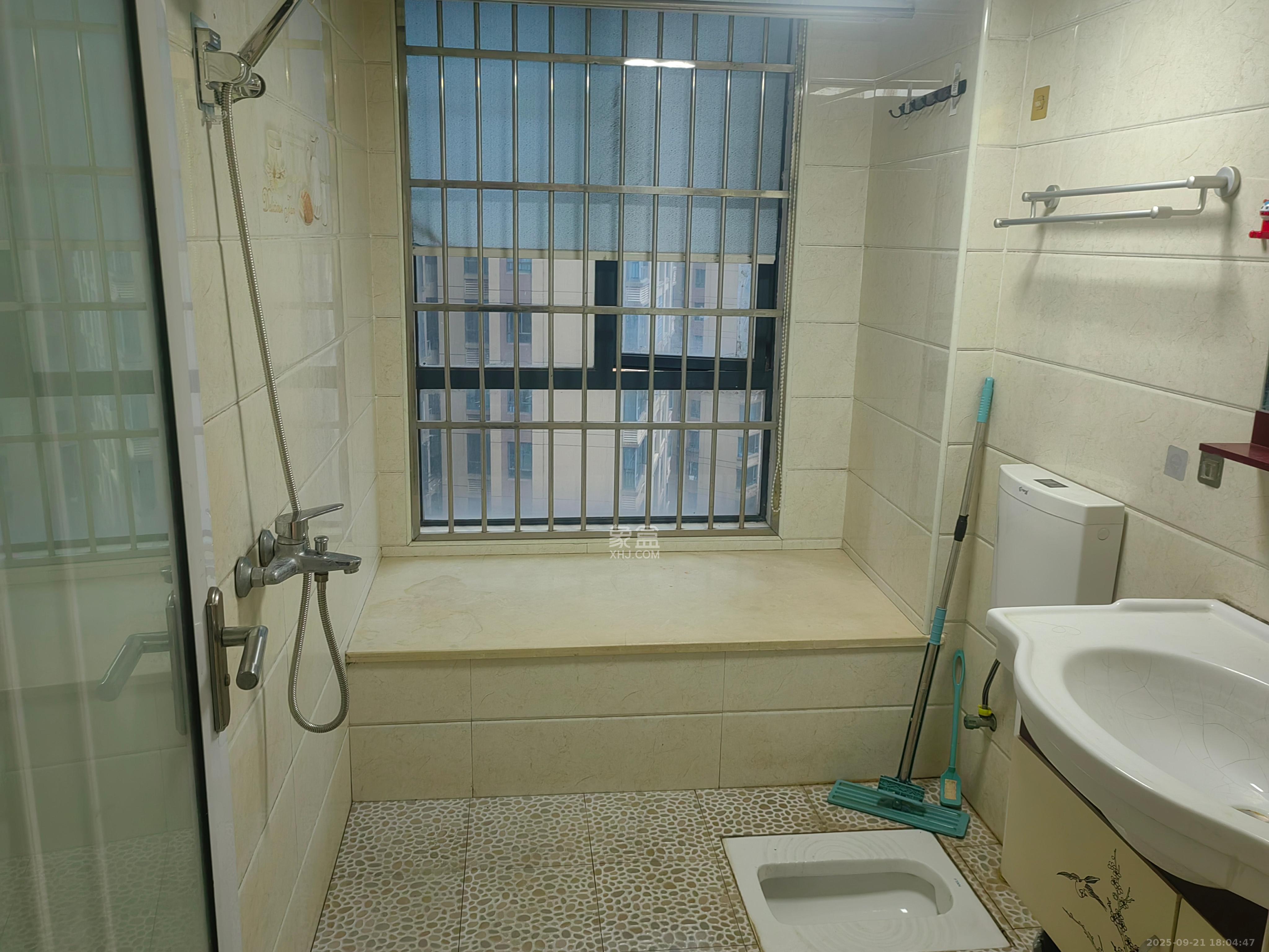 方略城市广场 2室1厅1卫 1800.0元/月 方略城市广场 2室1厅1卫 1800.0元/月室内图