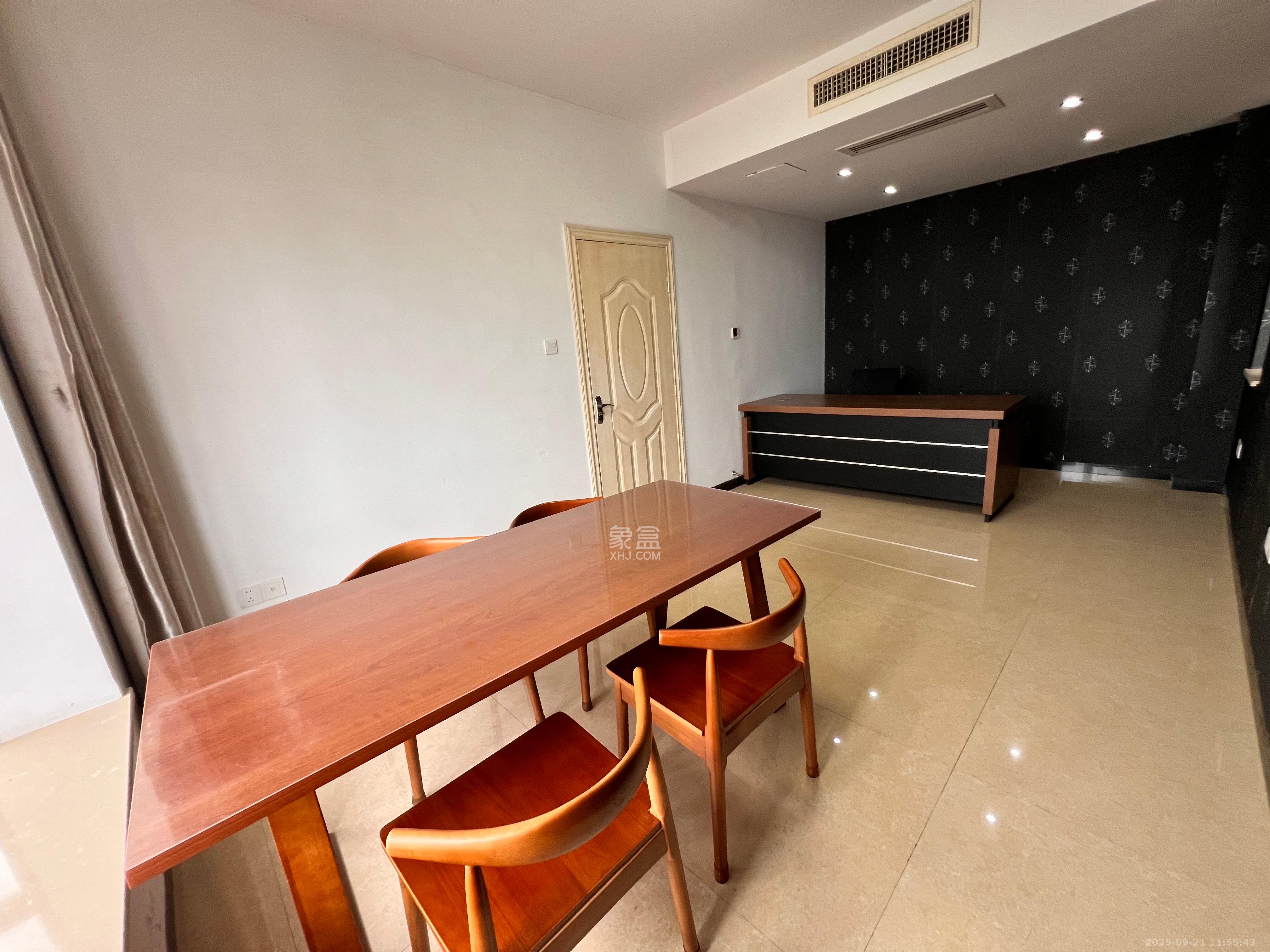 华晨国际公馆  2室1厅1卫    3300.0元/月室内图