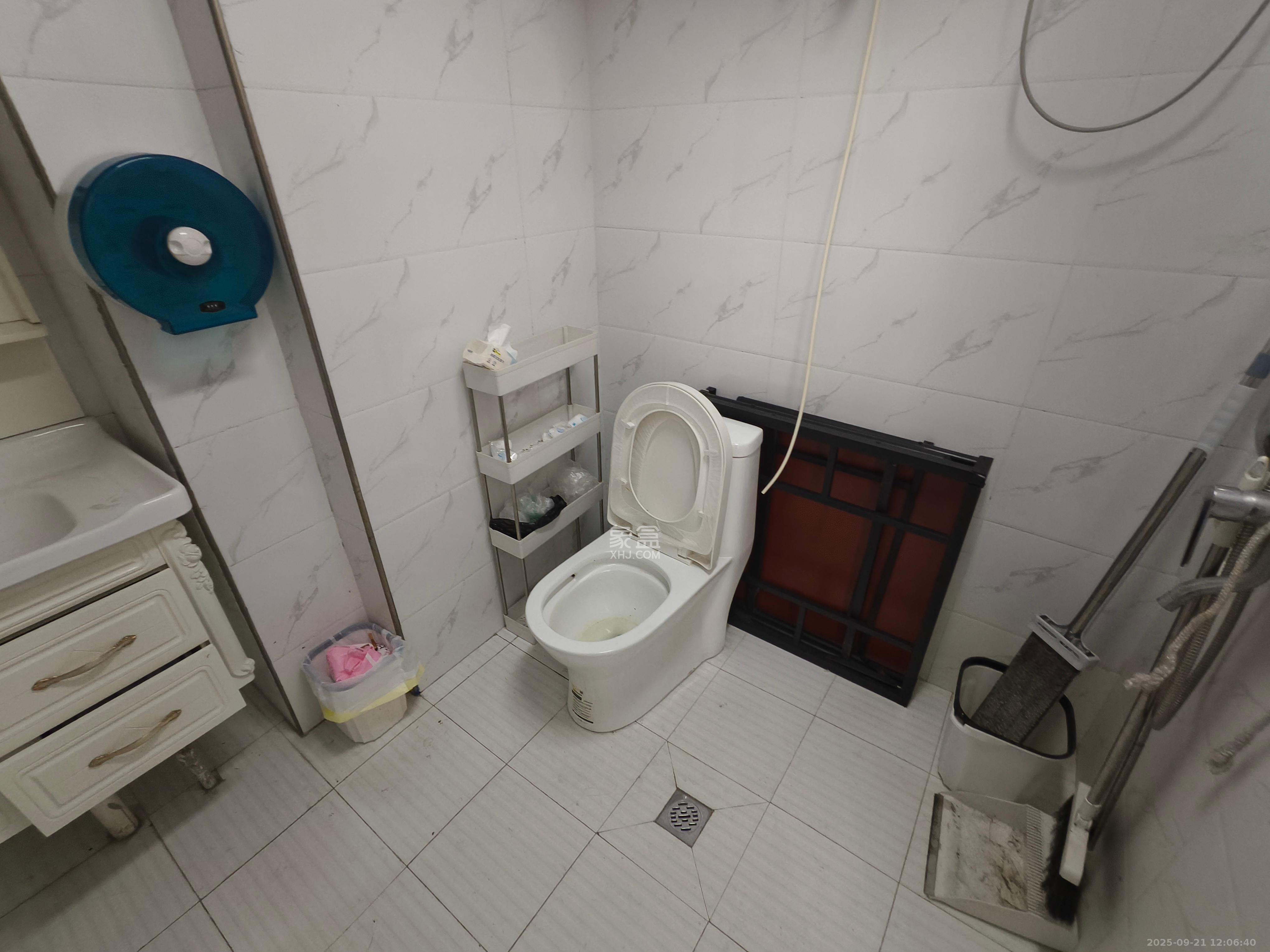 梅溪峰汇（房聚梅溪壹中心）  1室1厅1卫    1800.0元/月室内图