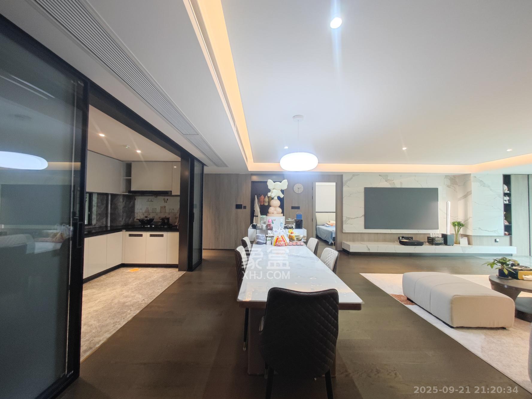 印湘山  4室2厅2卫    318.0万其他