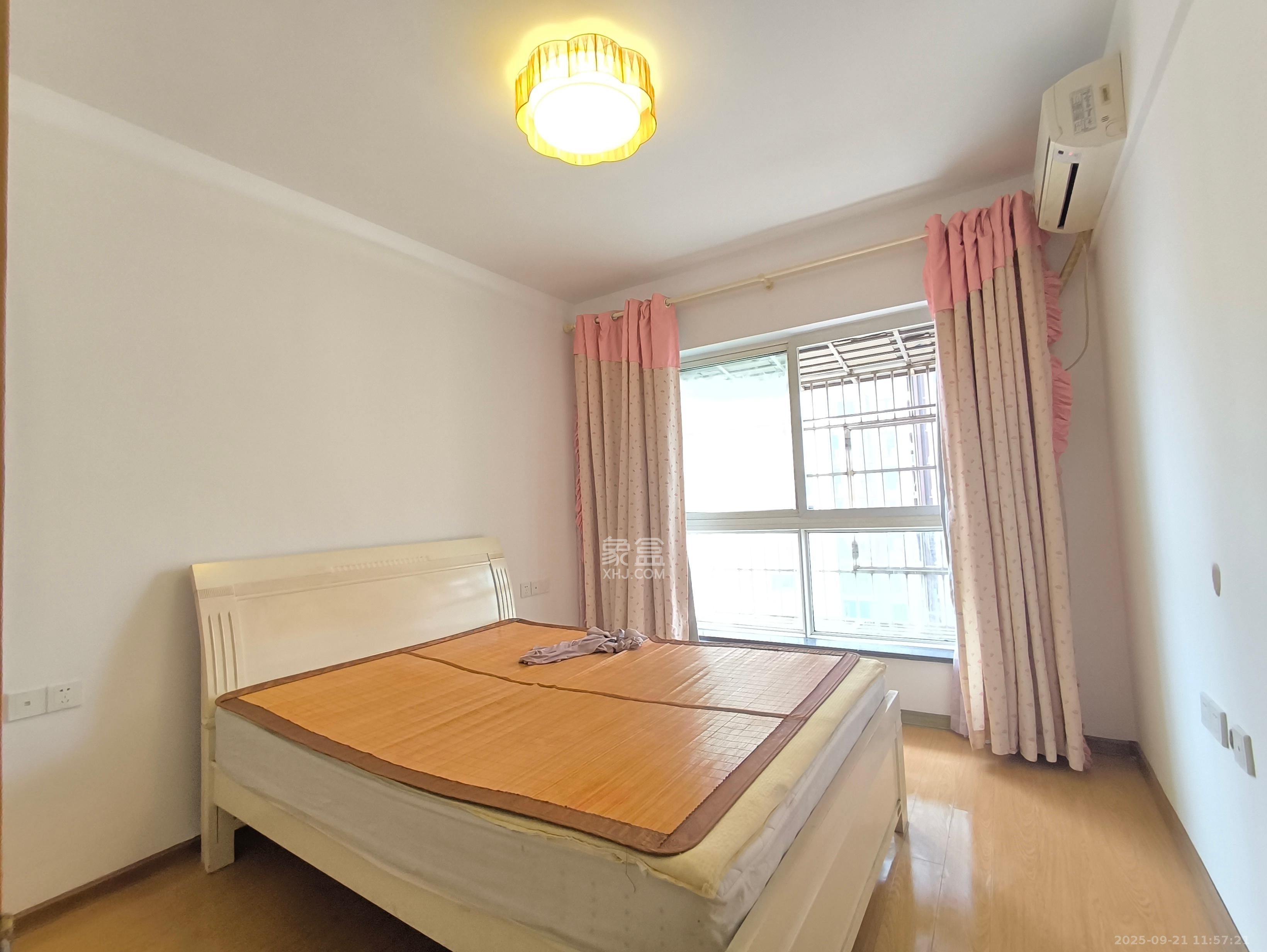 伍家岭生活广场 1室0厅0卫 2300.0元/月 伍家岭生活广场 1室0厅0卫 2300.0元/月室内图