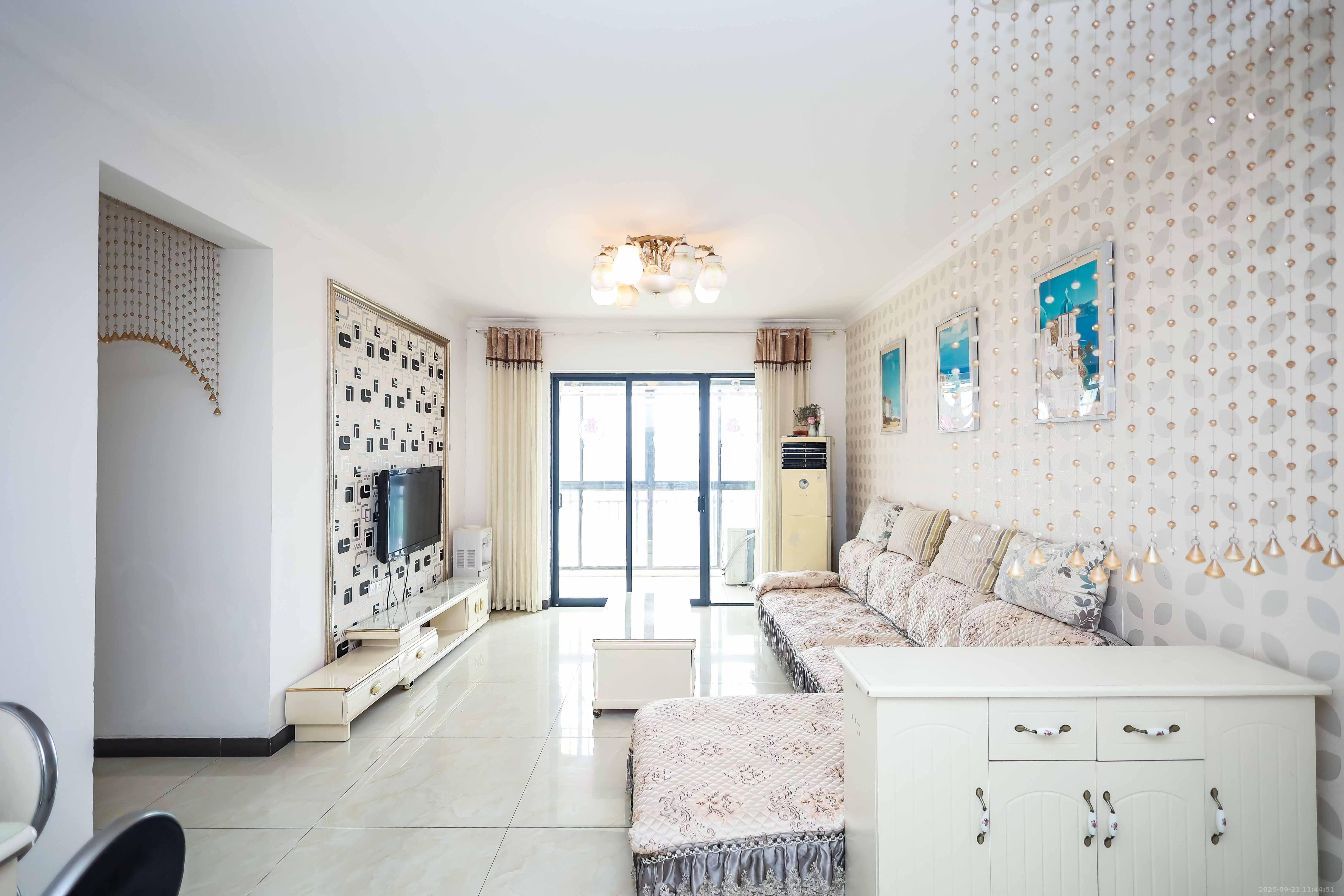 莱茵城 3室2厅1卫 2200.0元/月 莱茵城 3室2厅1卫 2200.0元/月室内图