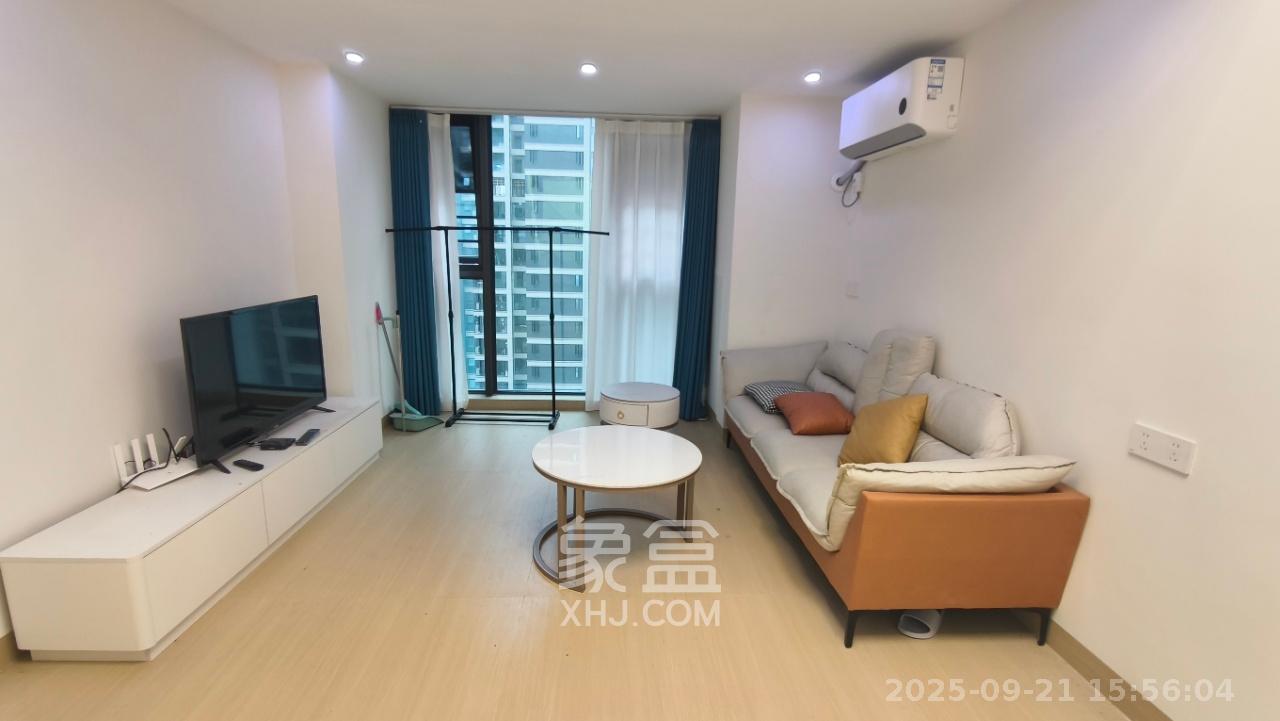 绿地V岛  2室1厅1卫    2500.0元/月