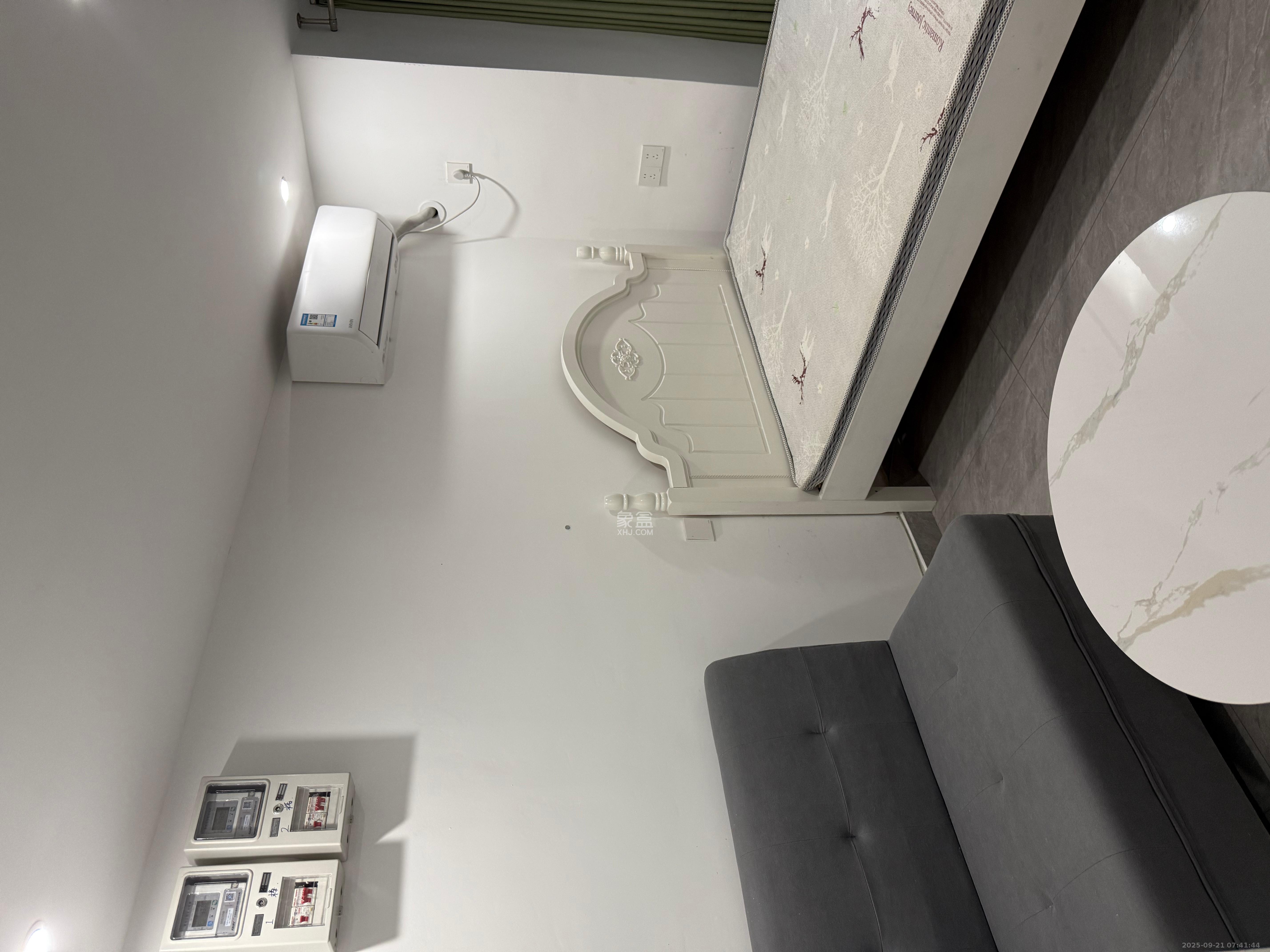 新城悦隽公园  1室1厅1卫    1100.0元/月室内图