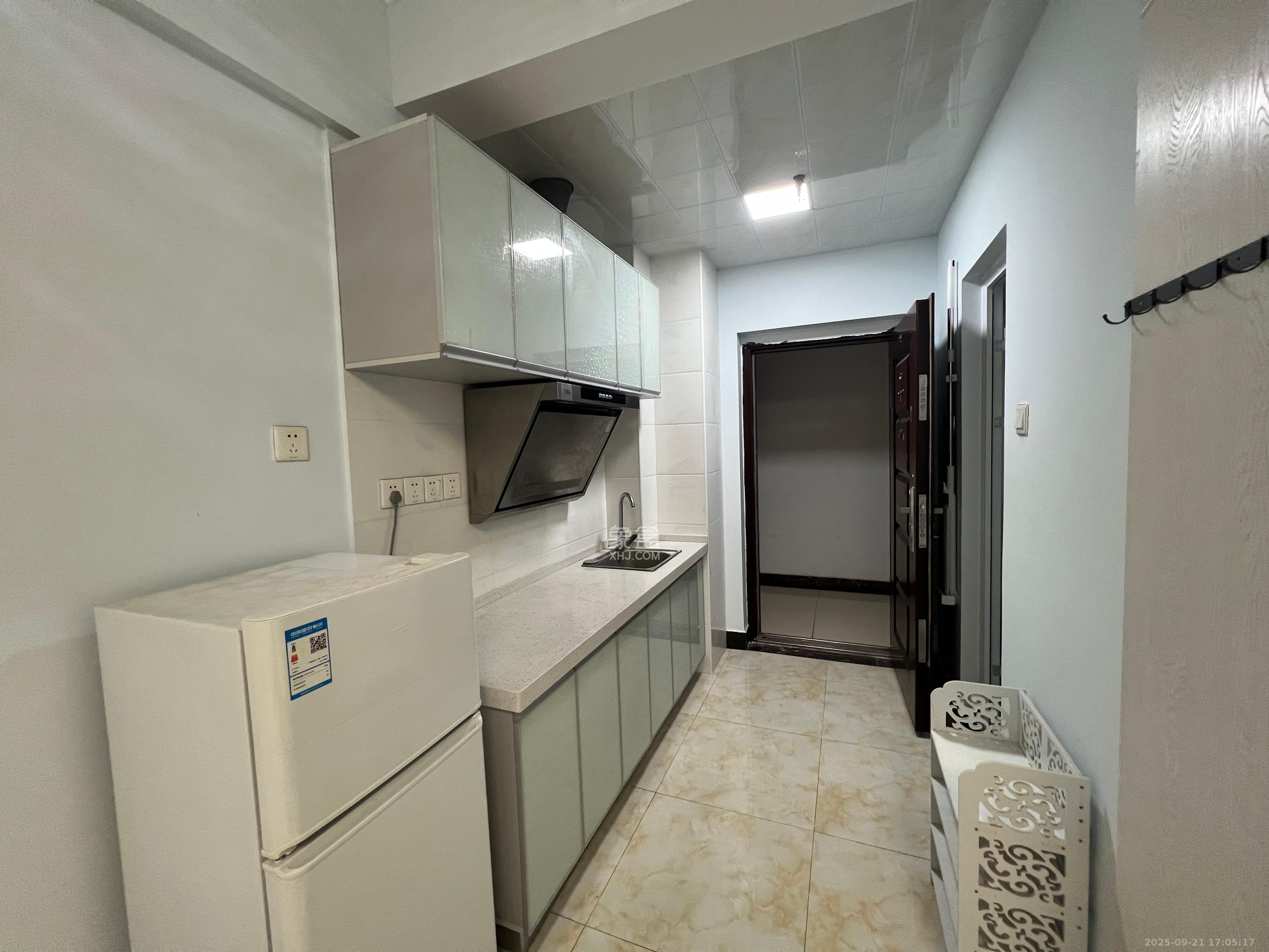 当代滨江MOMA  1室1厅1卫    1600.0元/月室内图