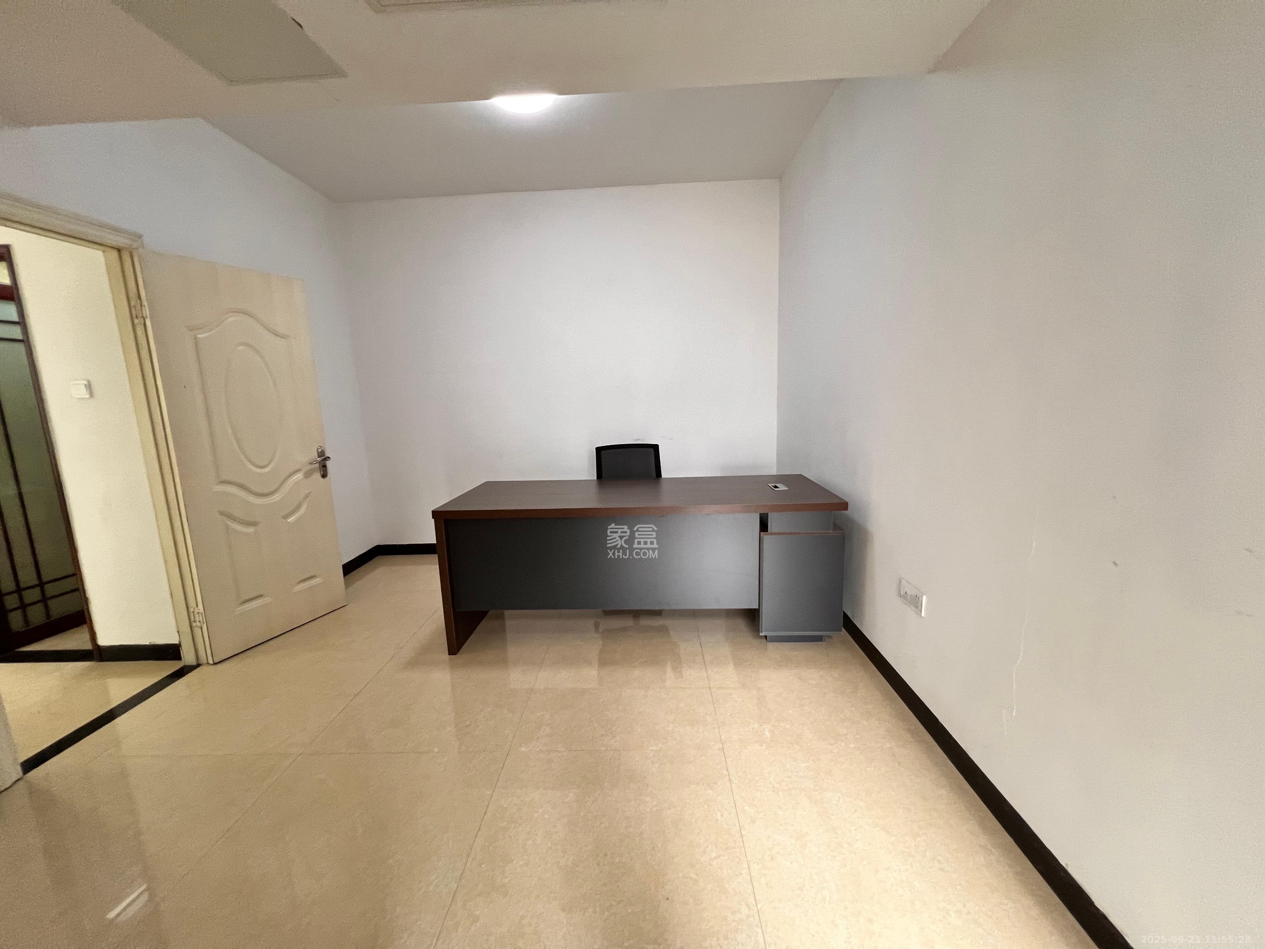 华晨国际公馆  2室1厅1卫    3300.0元/月室内图