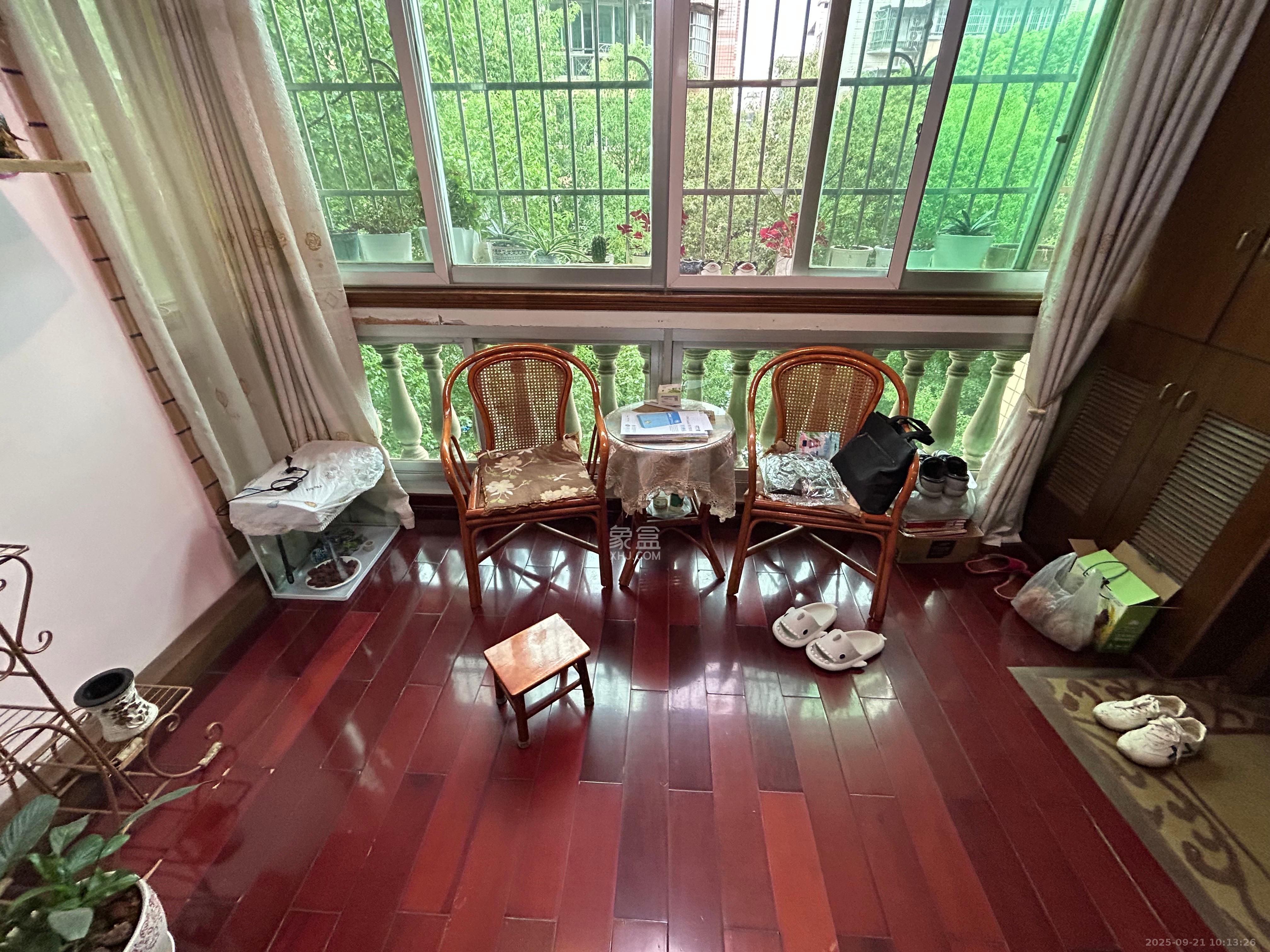 富湘园 3室2厅2卫 3000.0元/月 富湘园 3室2厅2卫 3000.0元/月室内图