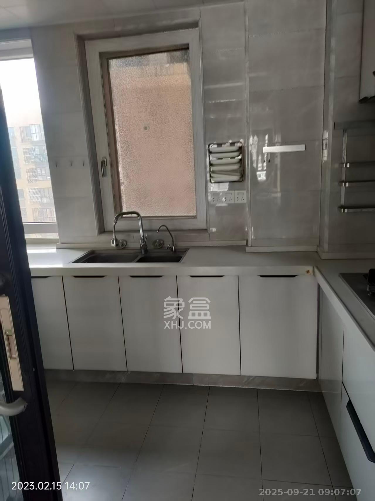 鑫远御文台二期  4室2厅2卫    3600.0元/月室内图