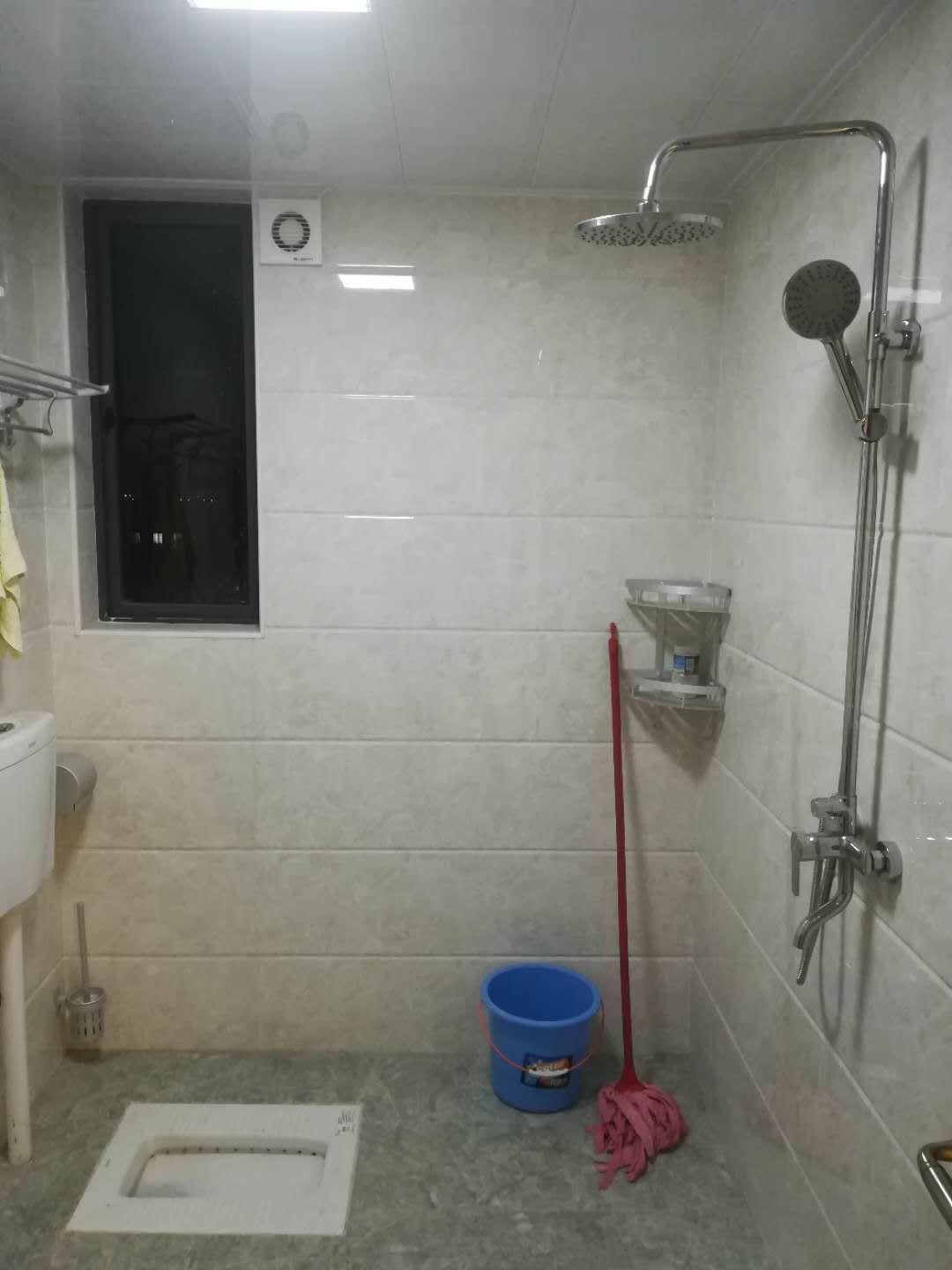 枫林雅郡 2室2厅1卫 128.0万 枫林雅郡 2室2厅1卫 128.0万卫生间