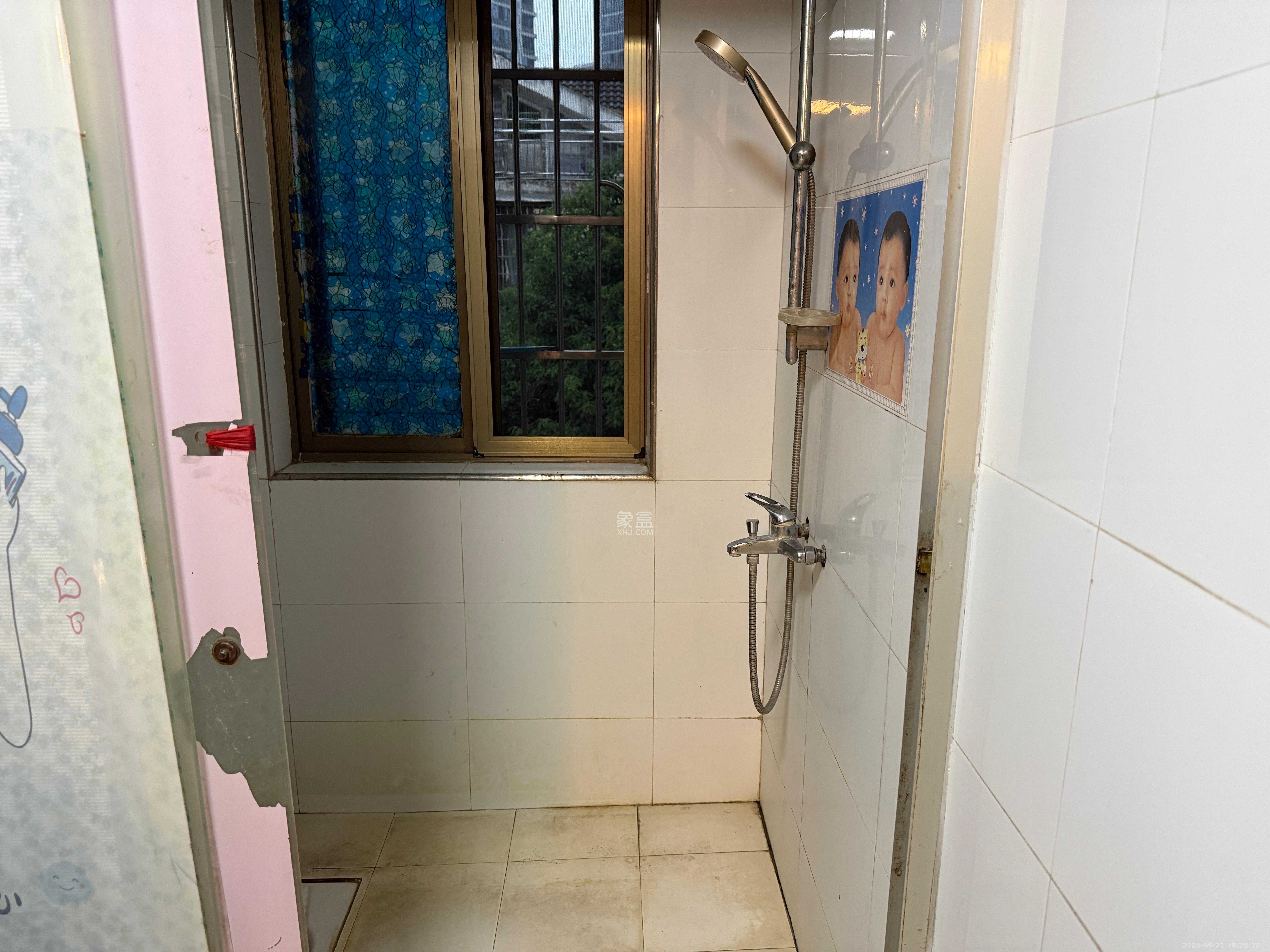 岳鞍阁小区 2室2厅1卫 1500.0元/月 岳鞍阁小区 2室2厅1卫 1500.0元/月室内图