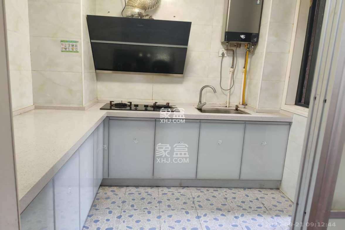 山水誉峰 4室2厅2卫 3500.0元/月 山水誉峰 4室2厅2卫 3500.0元/月室内图