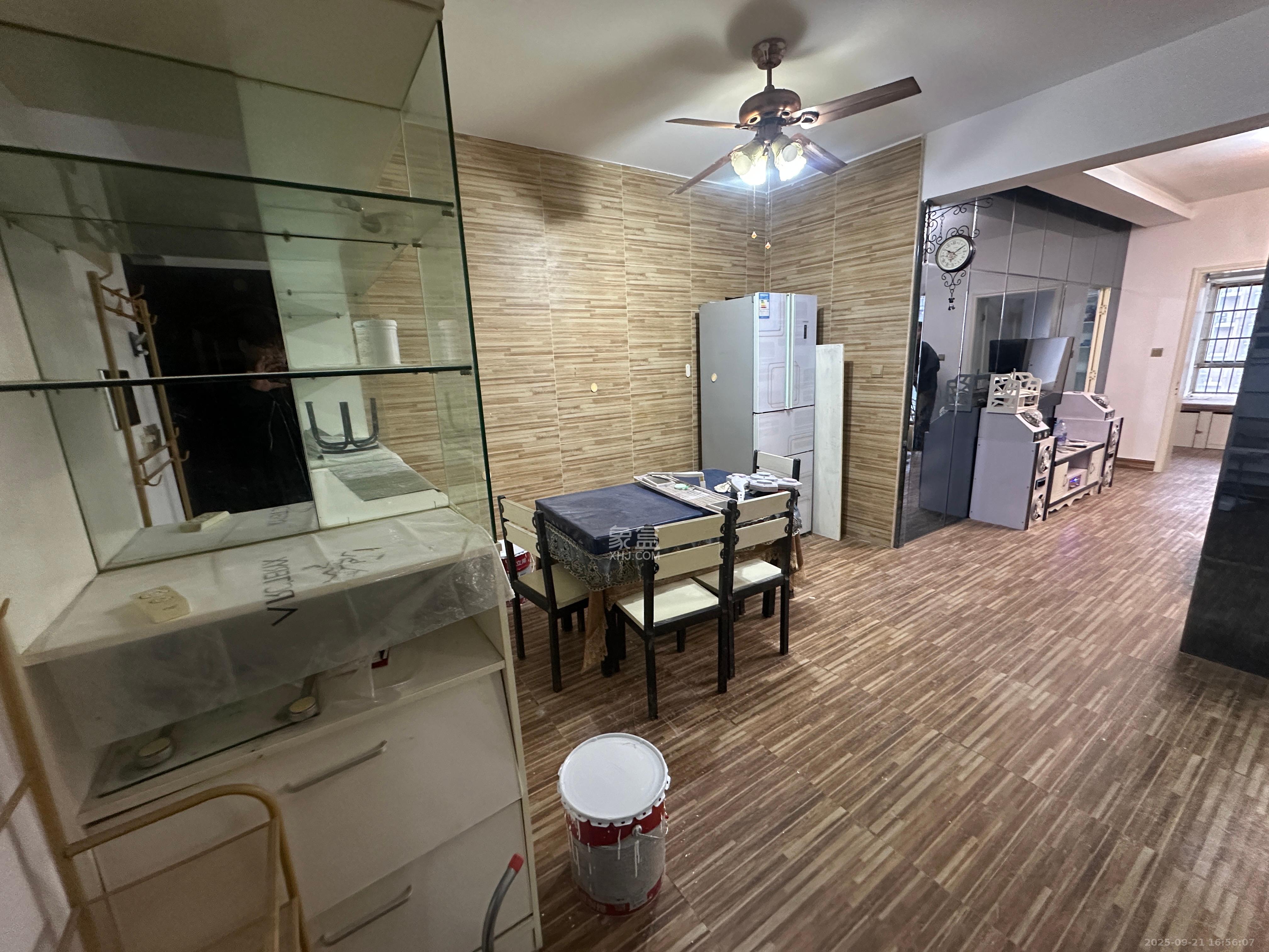 钱隆首府(福晟御园) 2室2厅1卫 2400.0元/月 钱隆首府(福晟御园) 2室2厅1卫 2400.0元/月室内图