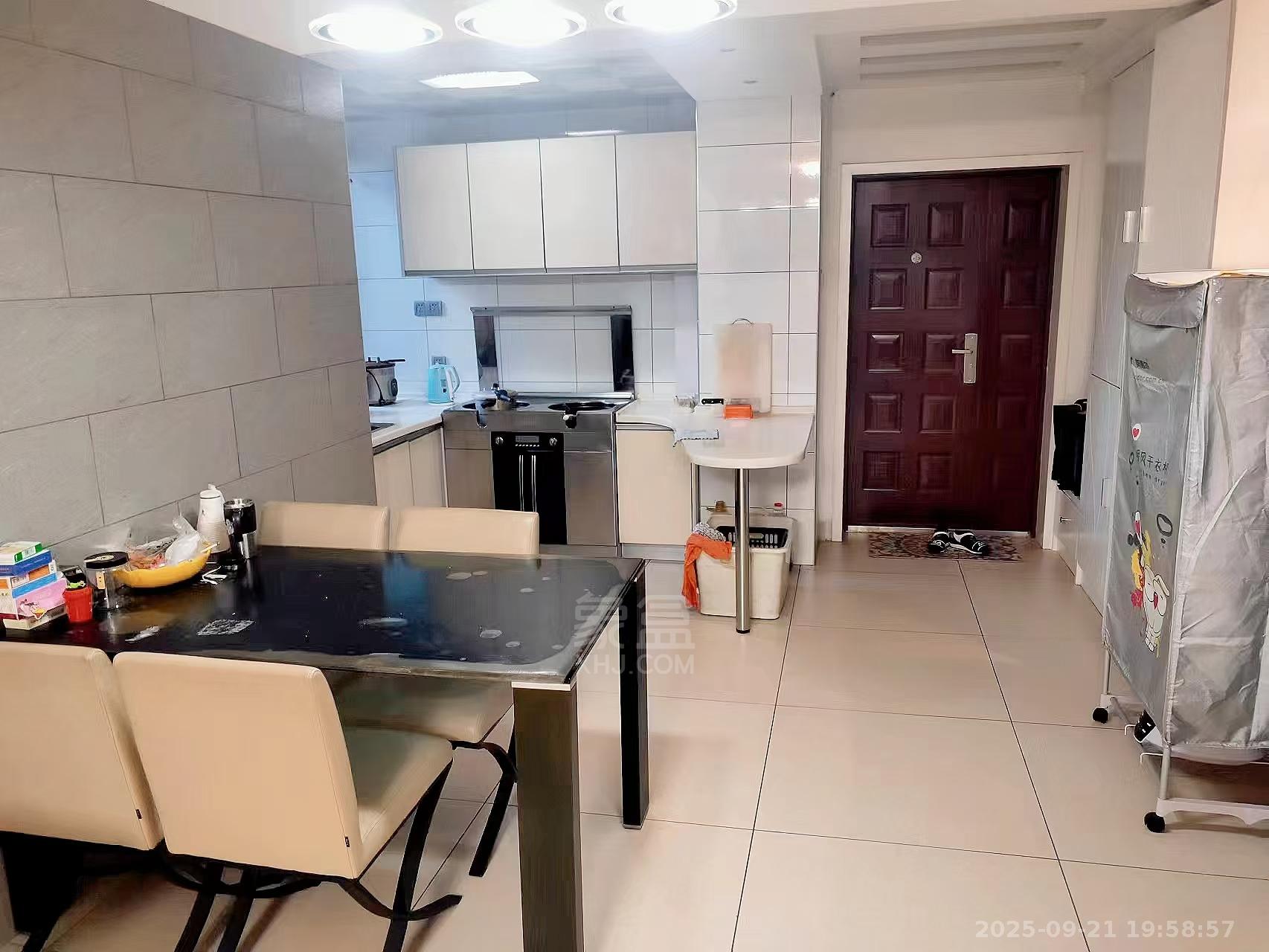 山水国际  2室2厅1卫    1600.0元/月室内图