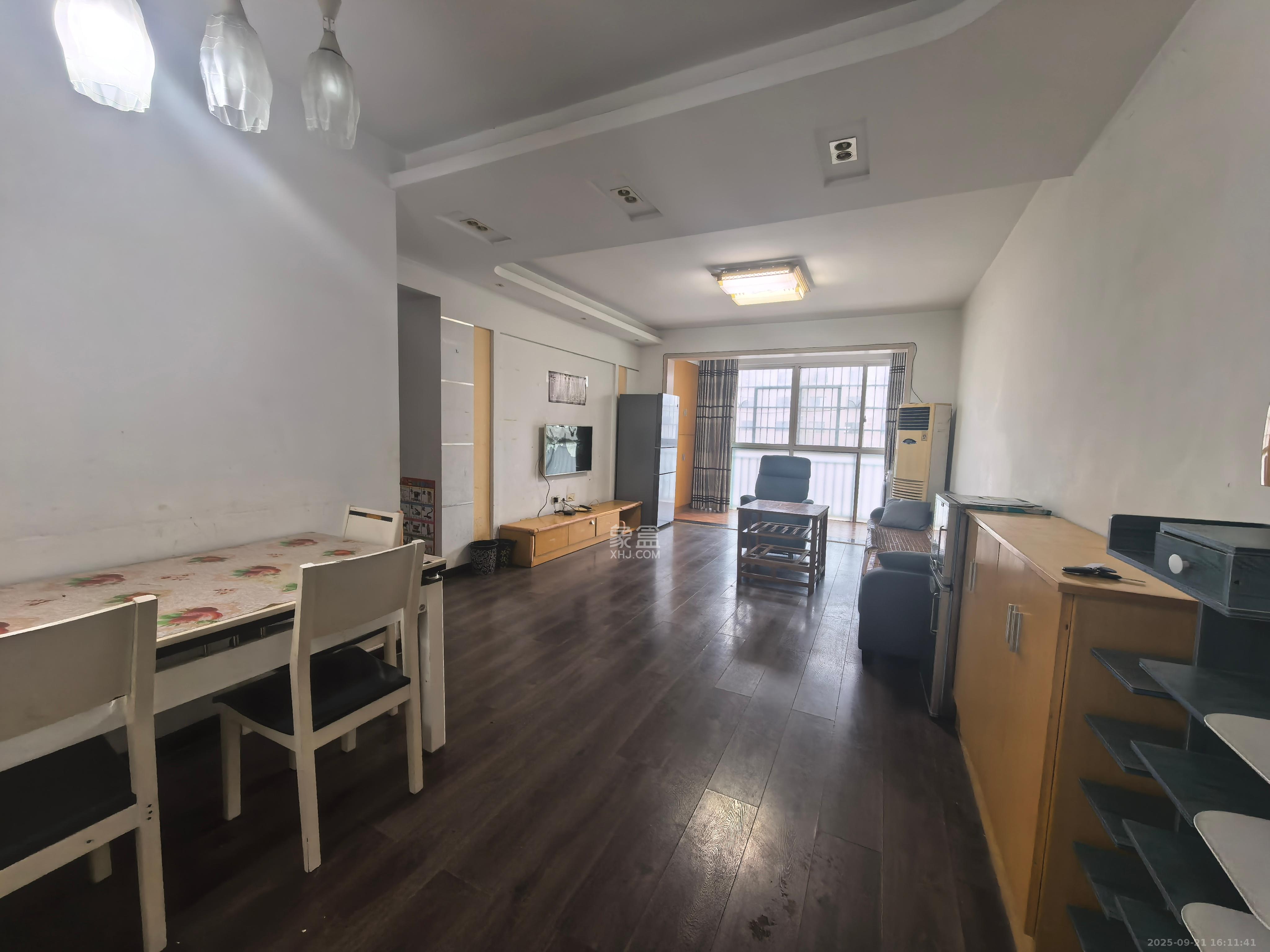 万丽景园  1室2厅2卫    1900.0元/月室内图