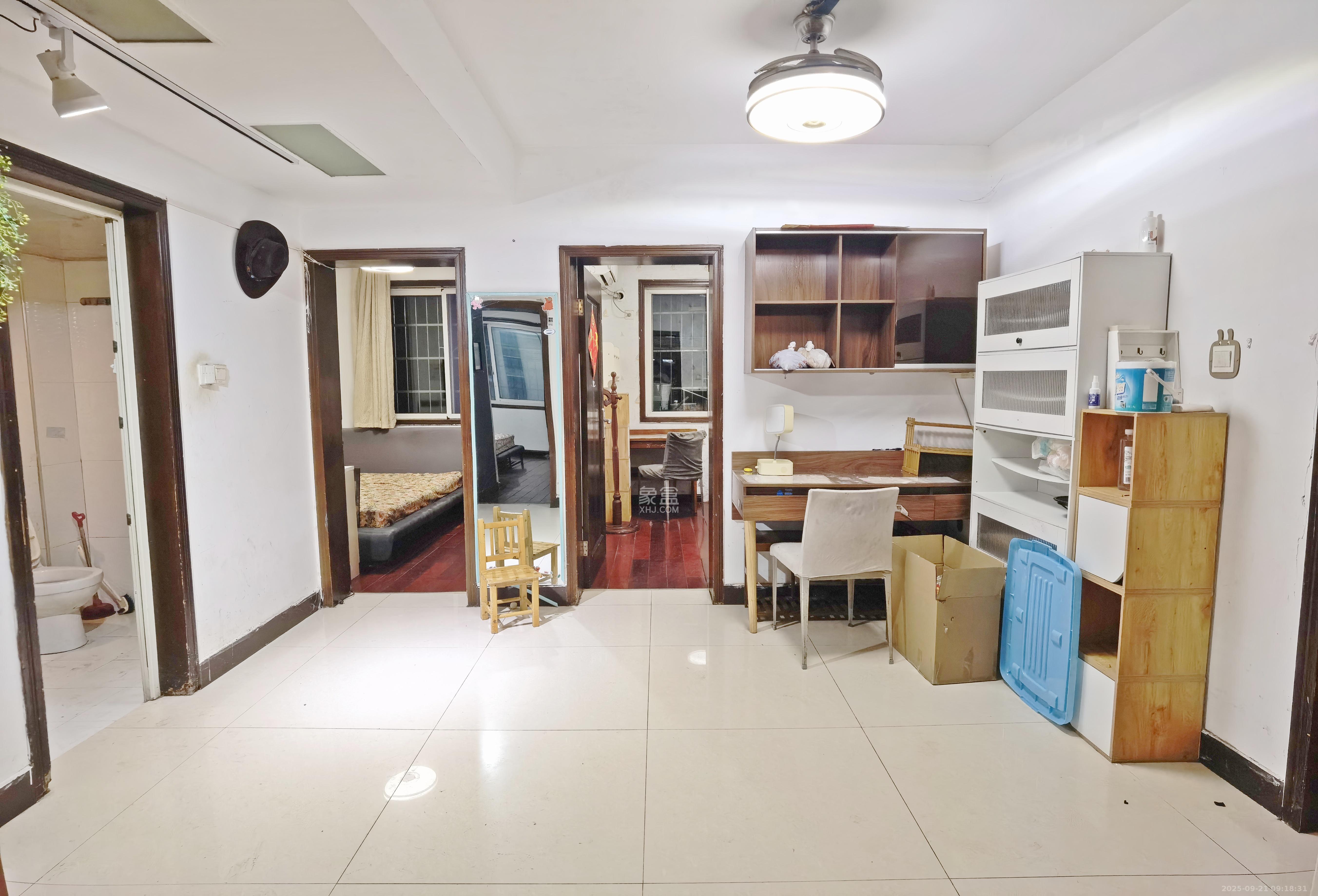 枫林美景  3室2厅1卫    2200.0元/月室内图