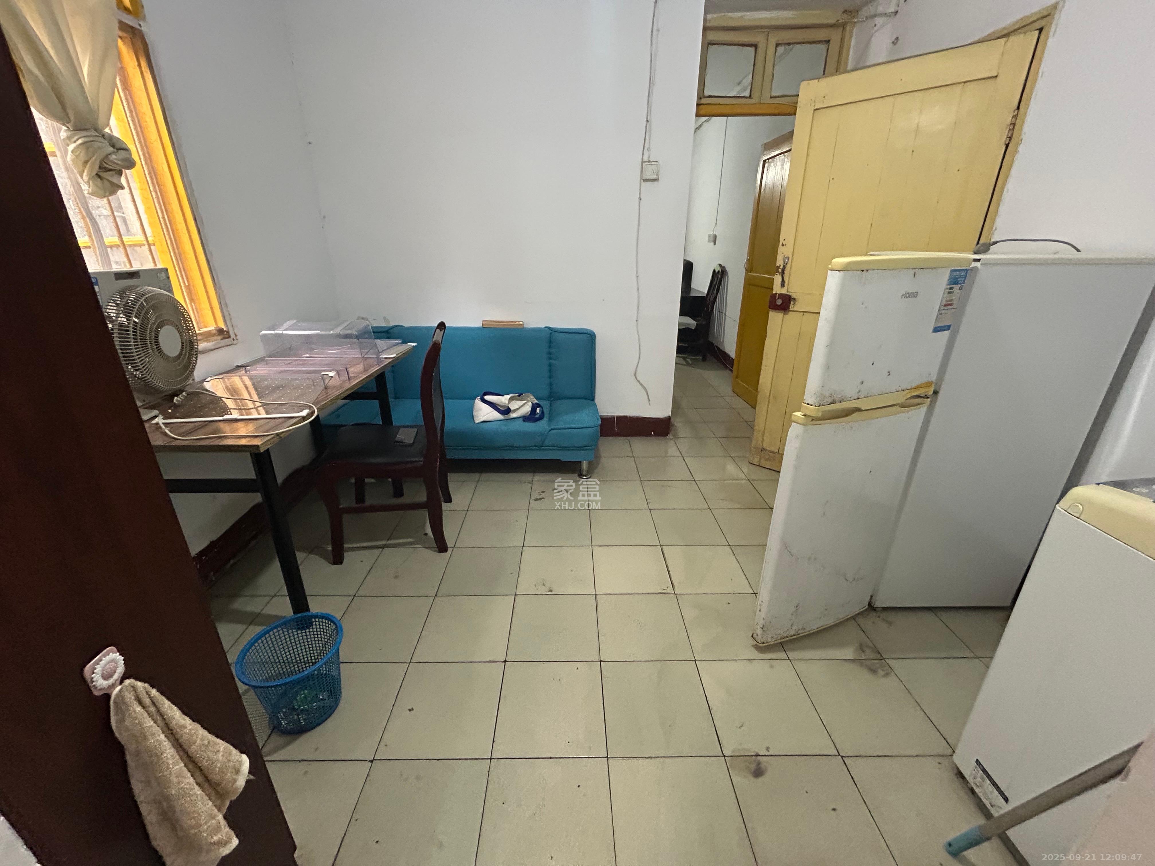 荷叶塘社区（雨花区）  1室1厅1卫   1200.00元/月室内图