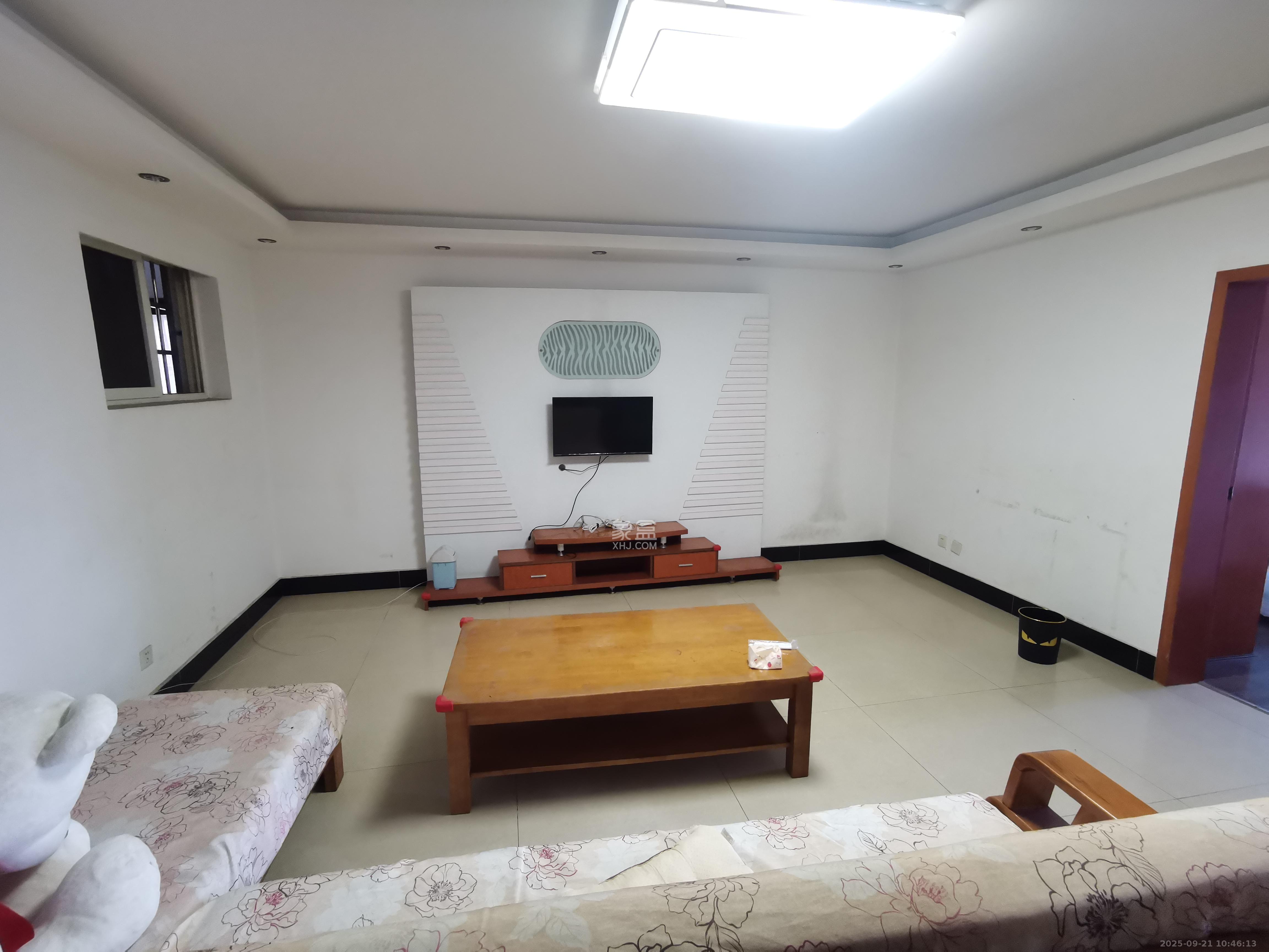 枫林美景 2室2厅1卫 2100.0元/月 枫林美景 2室2厅1卫 2100.0元/月室内图