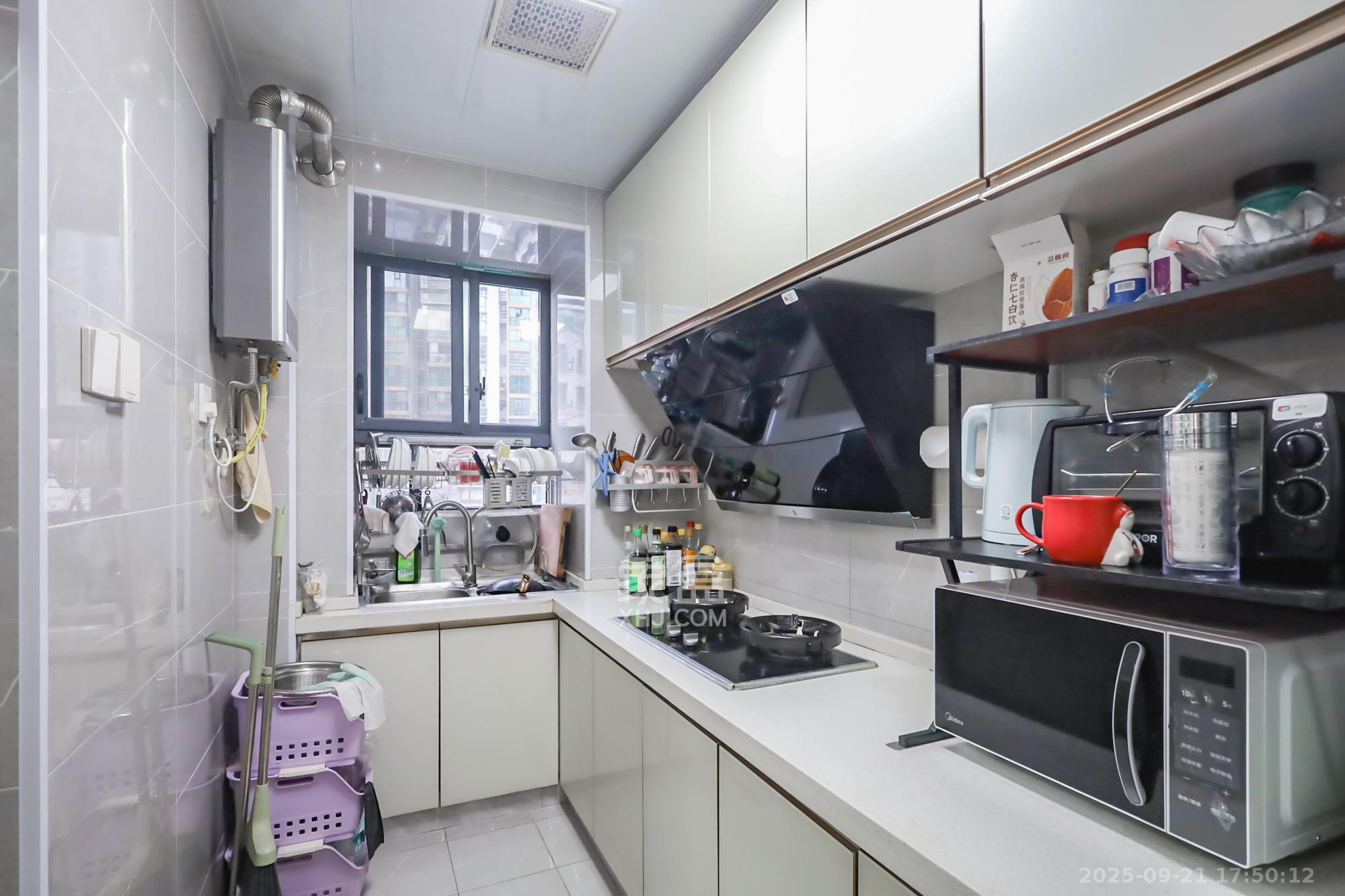 溁湾桥小区 3室2厅1卫 75.0万 溁湾桥小区 3室2厅1卫 75.0万厨房