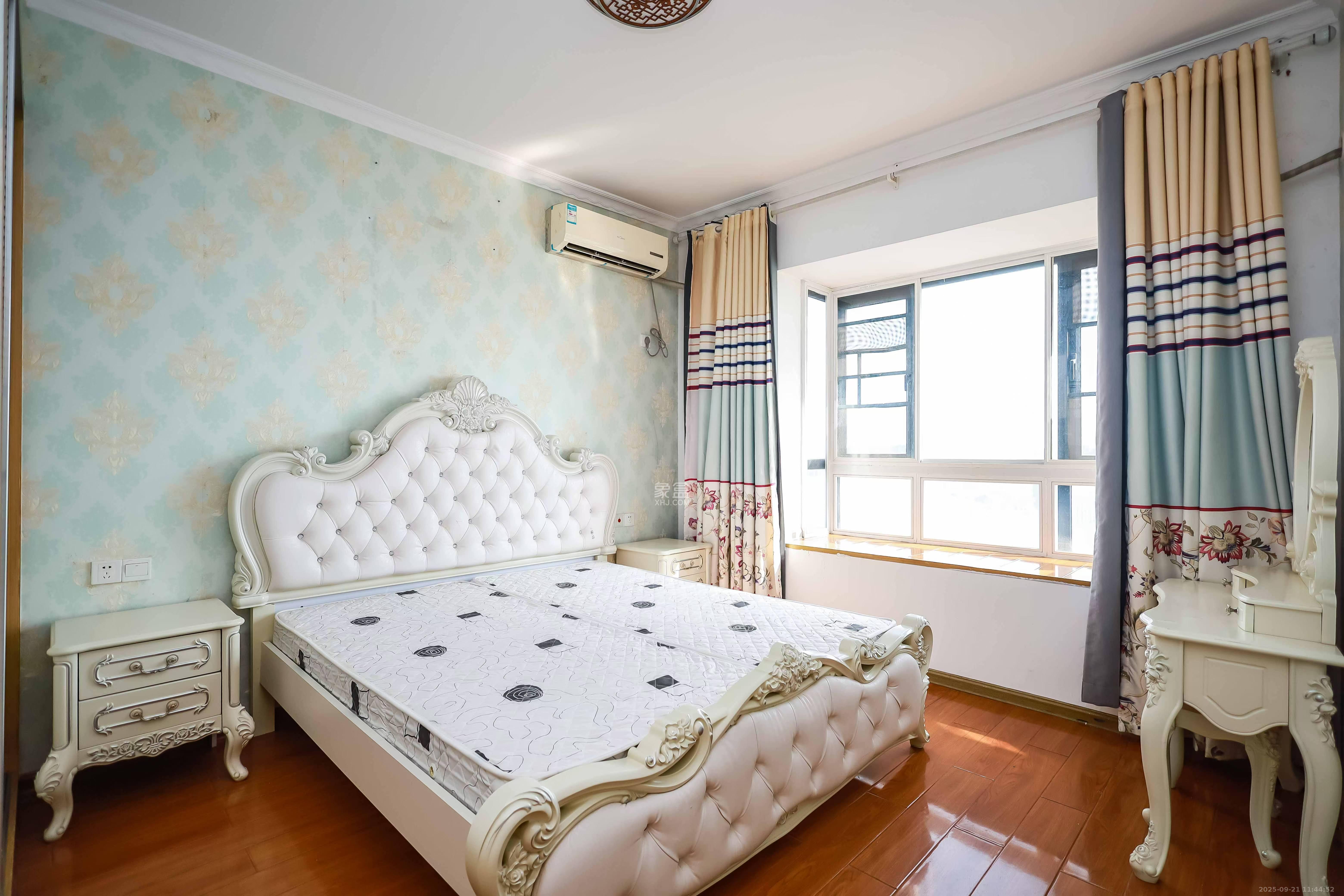 莱茵城 3室2厅1卫 2200.0元/月 莱茵城 3室2厅1卫 2200.0元/月室内图