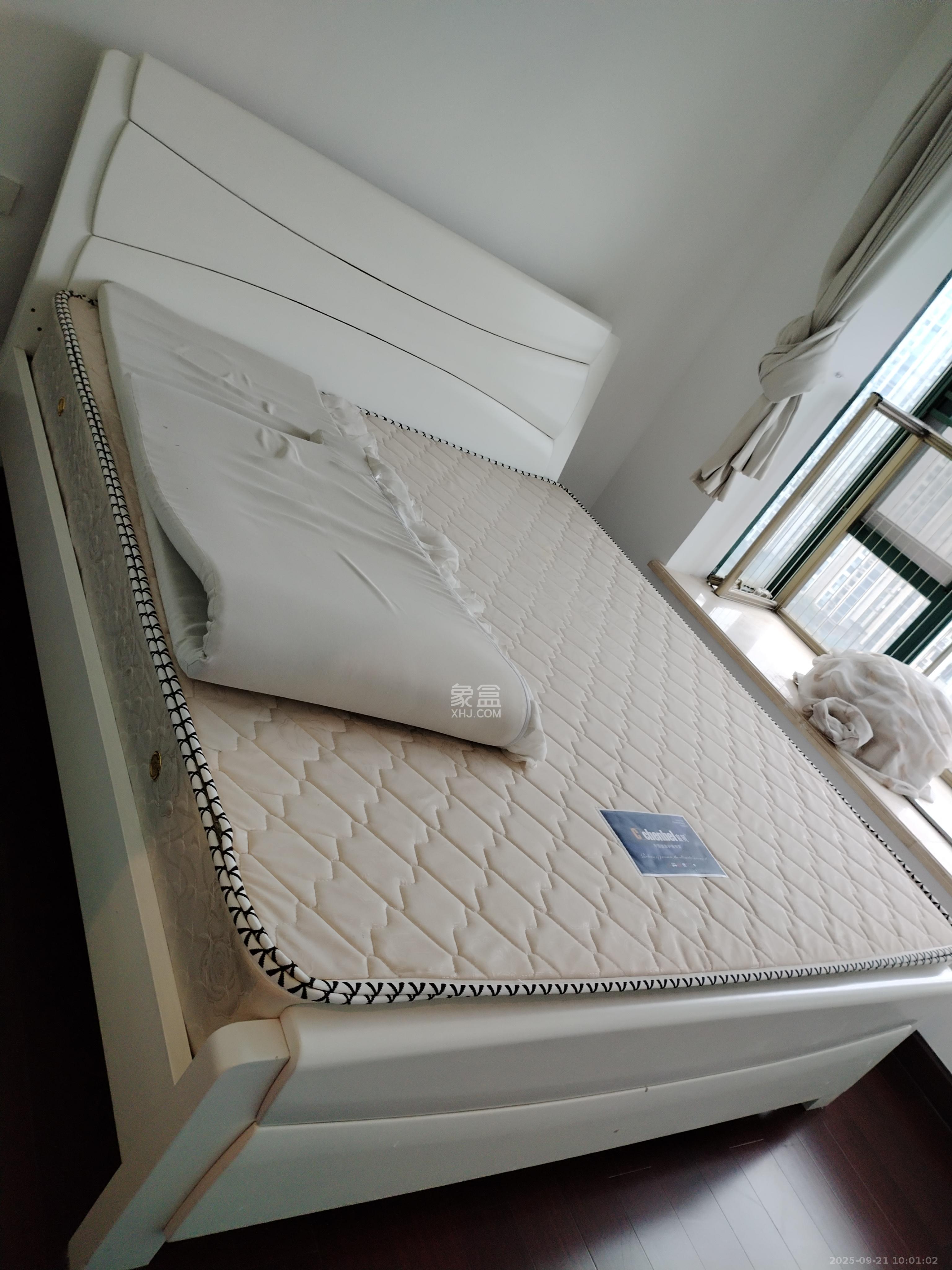 恒大华府  1室2厅1卫    2000.0元/月室内图