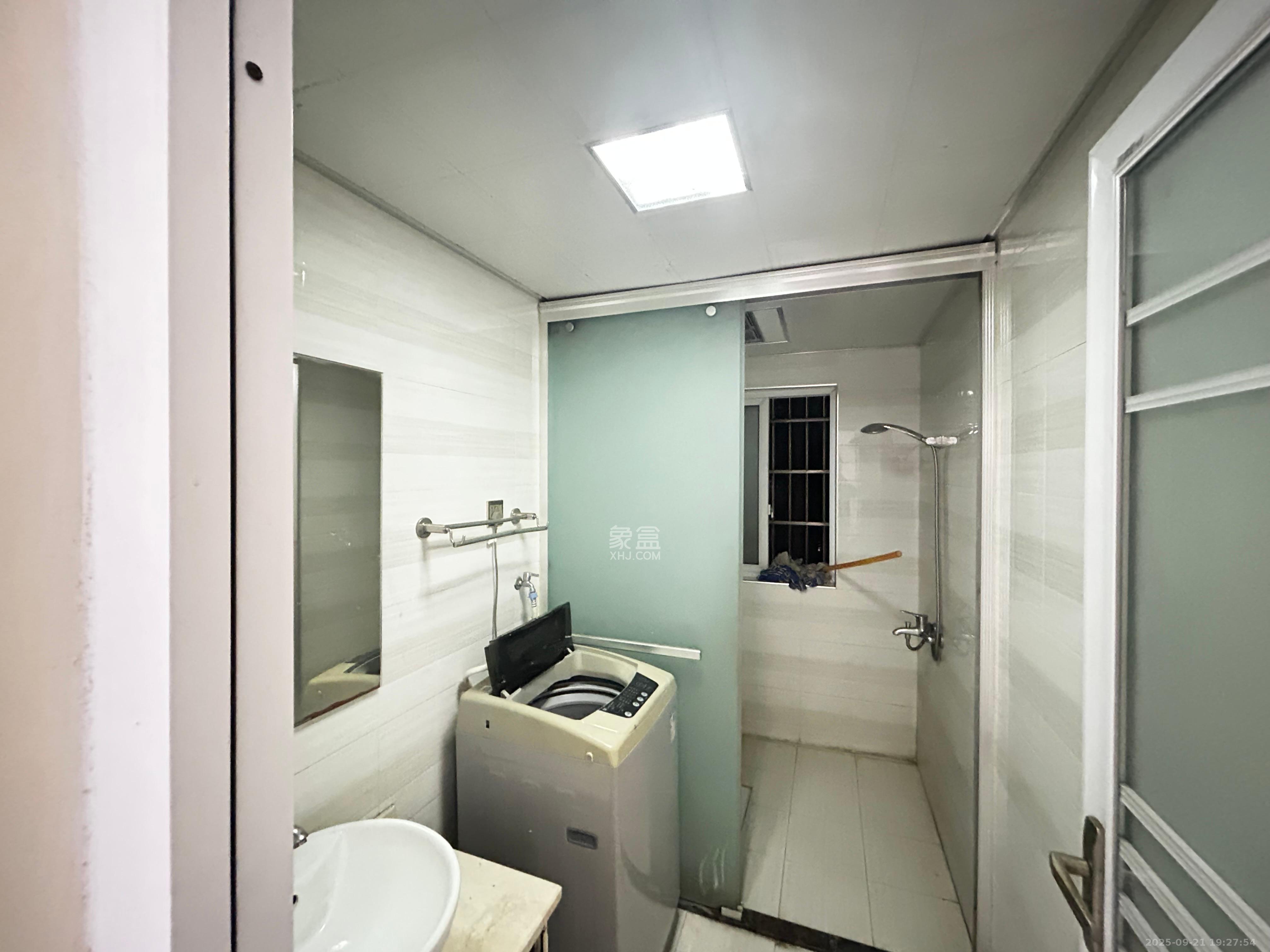 楚天世纪城东苑  4室2厅2卫    2200.0元/月室内图