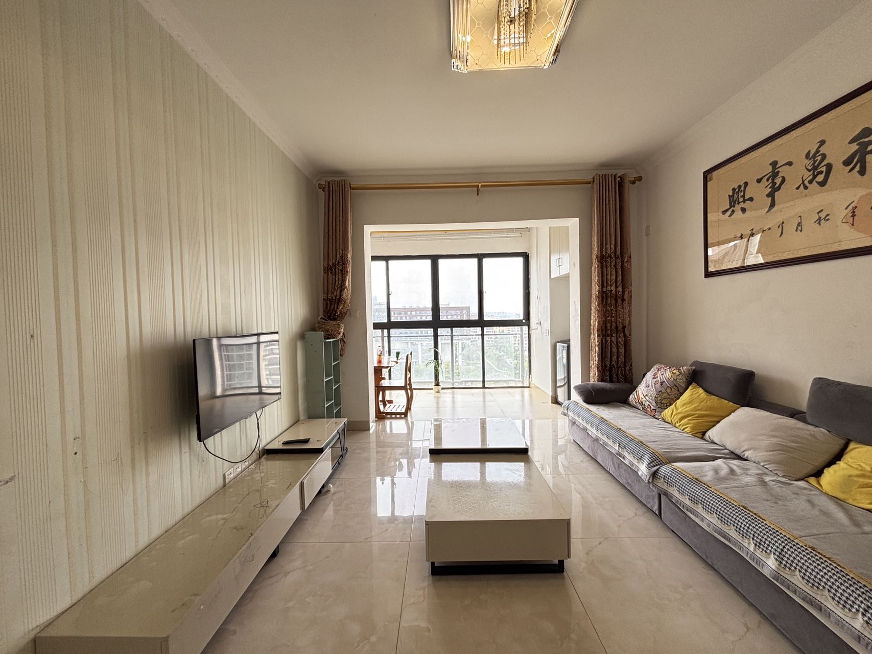 伊泰天骄一期  2室2厅1卫    2000.0元/月 伊泰天骄一期  2室2厅1卫    2000.0元/月户型图