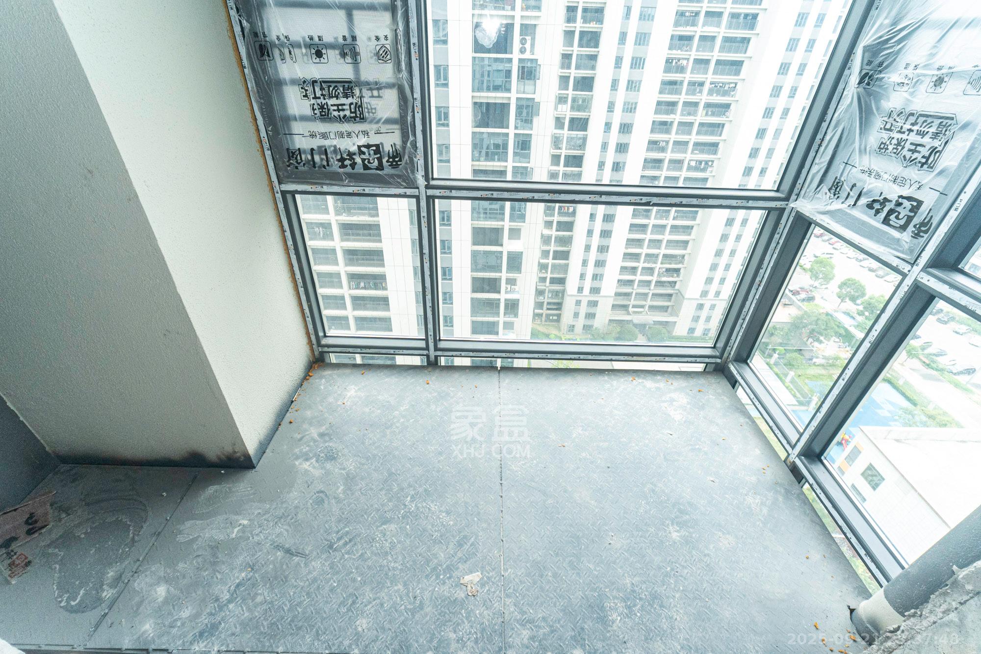 金辉优步星樾  3室2厅2卫    62.8万阳台