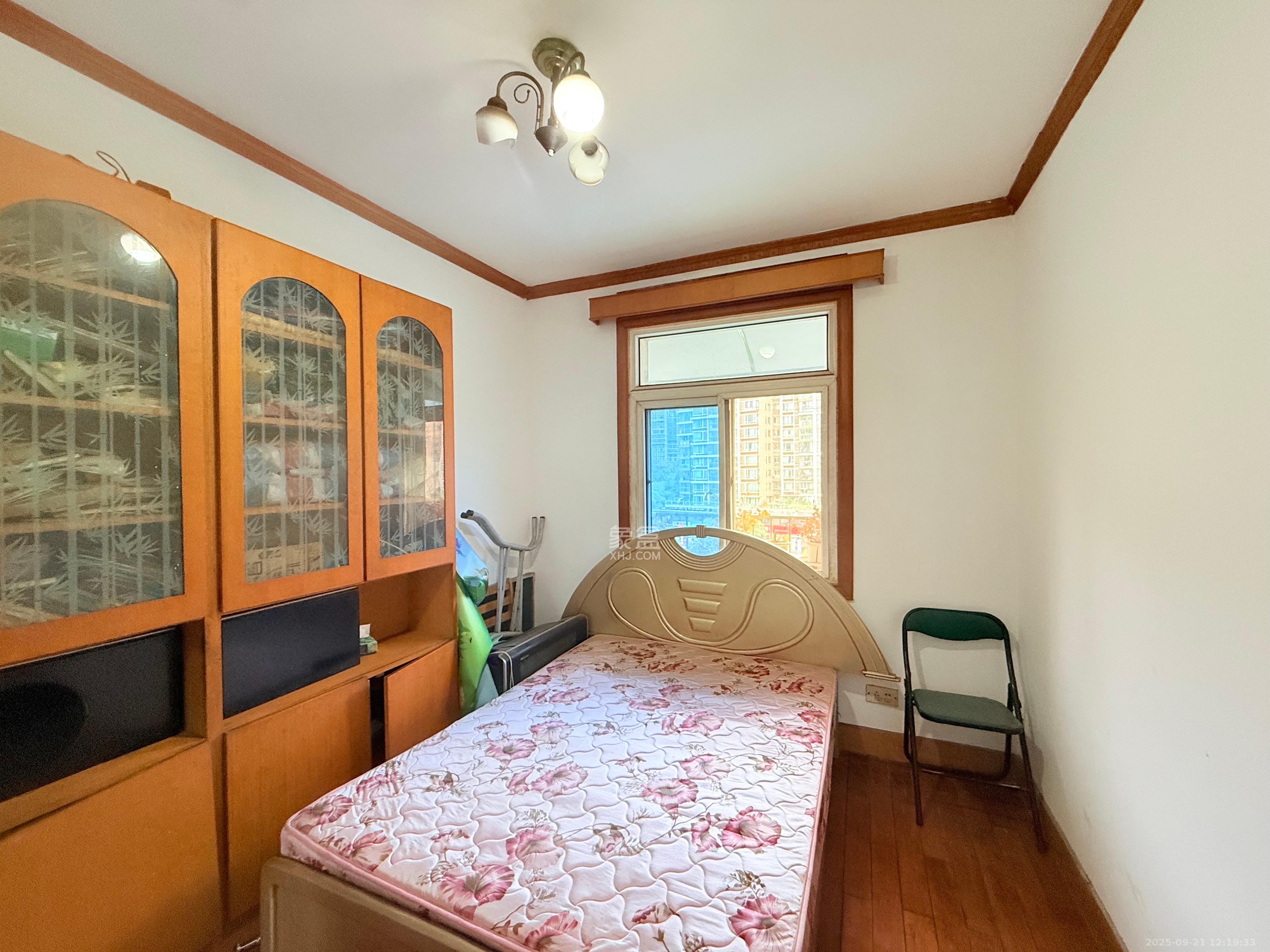 天心区教师村宿舍 3室2厅1卫 1200.0元/月 天心区教师村宿舍 3室2厅1卫 1200.0元/月室内图