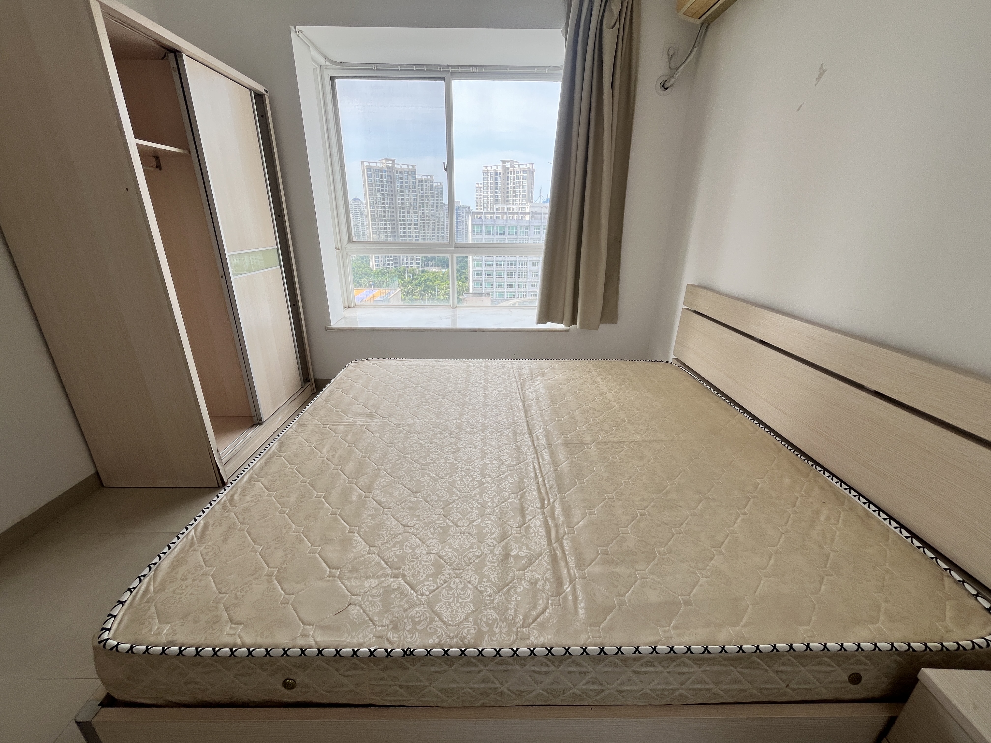 御景峰  1室1厅1卫    1600.0元/月室内图