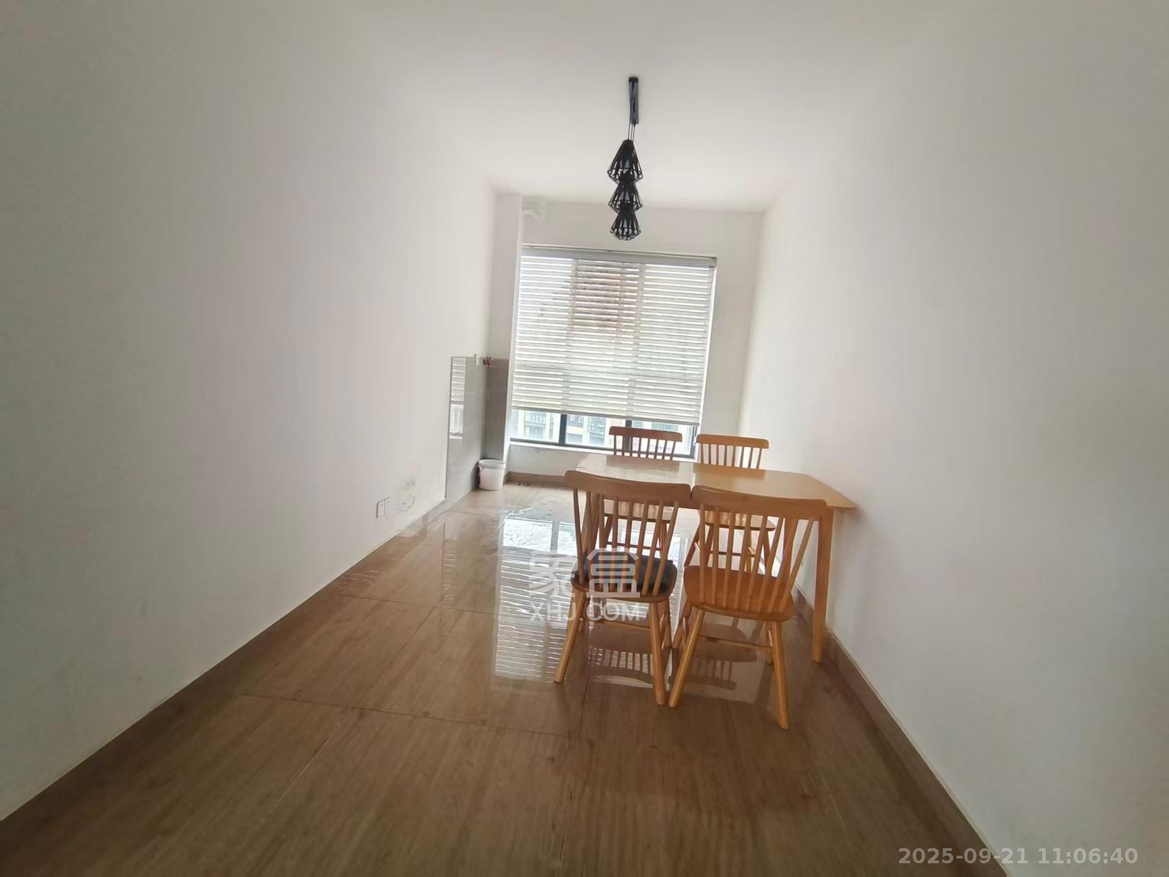 五矿紫湖香醍 3室2厅1卫 1700.0元/月 五矿紫湖香醍 3室2厅1卫 1700.0元/月室内图