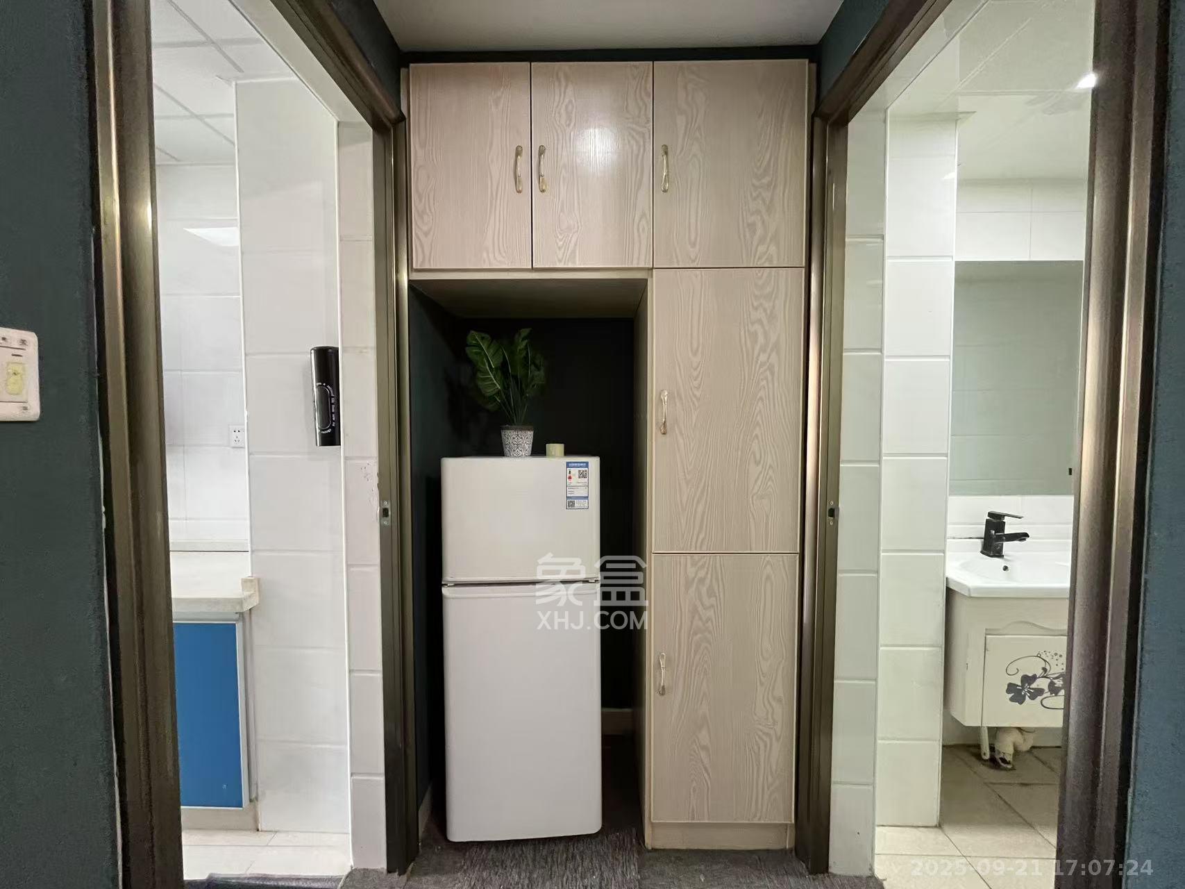 北辰三角洲E3区 1室1厅1卫 2300.0元/月 北辰三角洲E3区 1室1厅1卫 2300.0元/月室内图