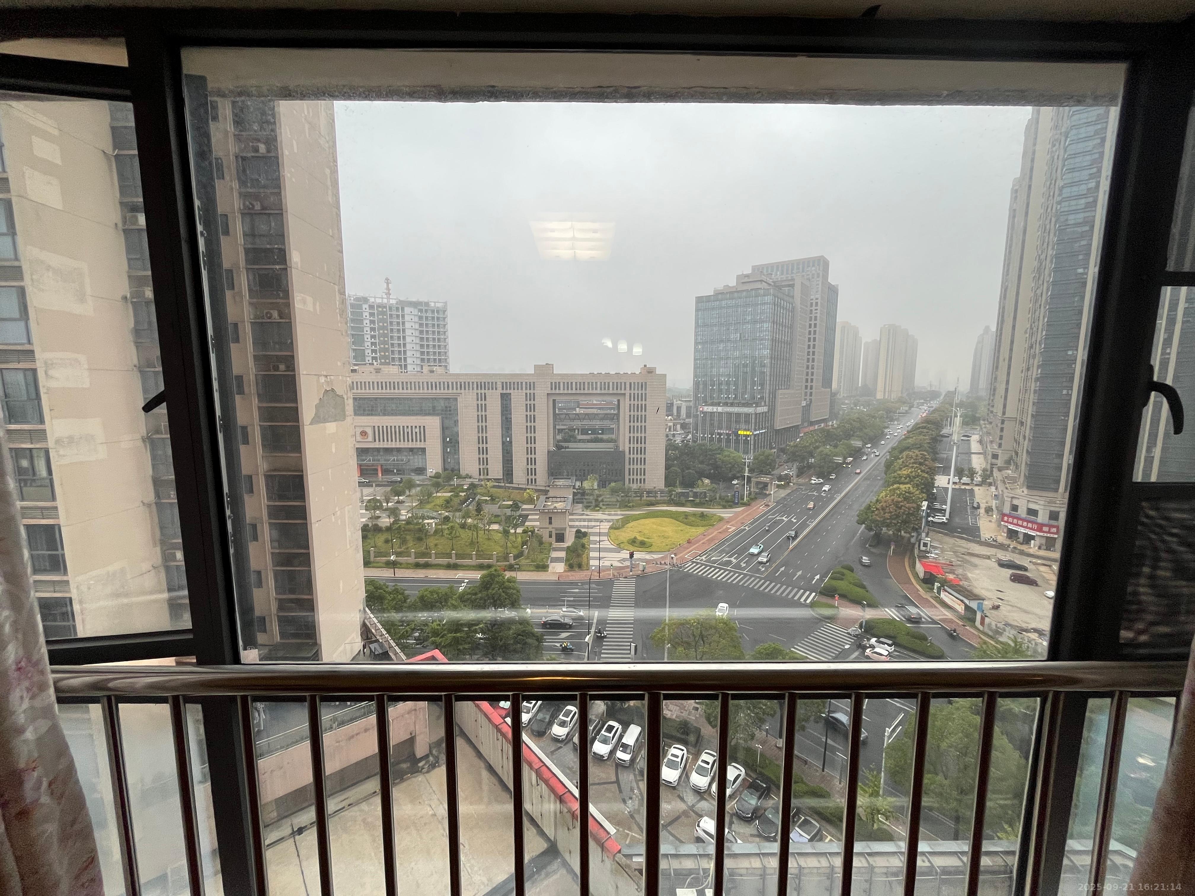 流金岁月-华晨国际  2室2厅1卫    1600.0元/月 流金岁月-华晨国际  2室2厅1卫    1600.0元/月室内图