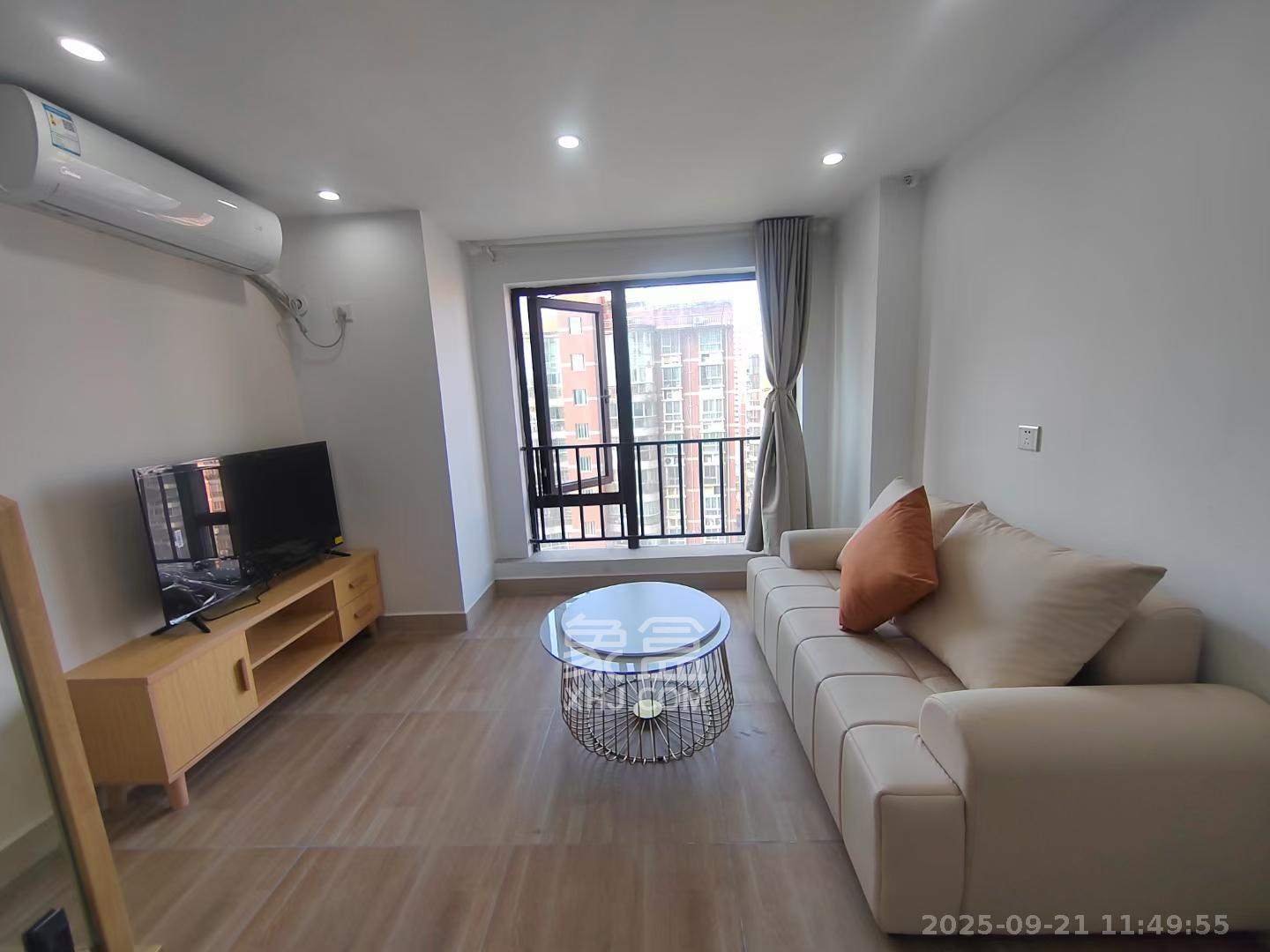 卓越江岸  2室1厅1卫    2300.0元/月 卓越江岸  2室1厅1卫    2300.0元/月