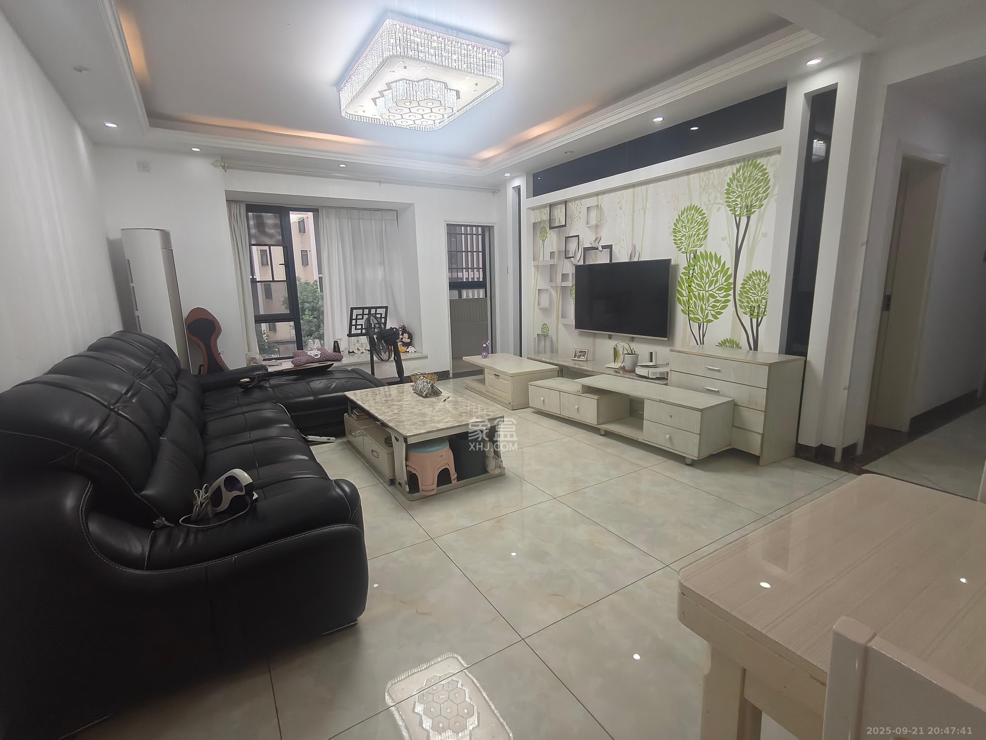 蓝山郡 3室2厅2卫 2500.0元/月 蓝山郡 3室2厅2卫 2500.0元/月室内图