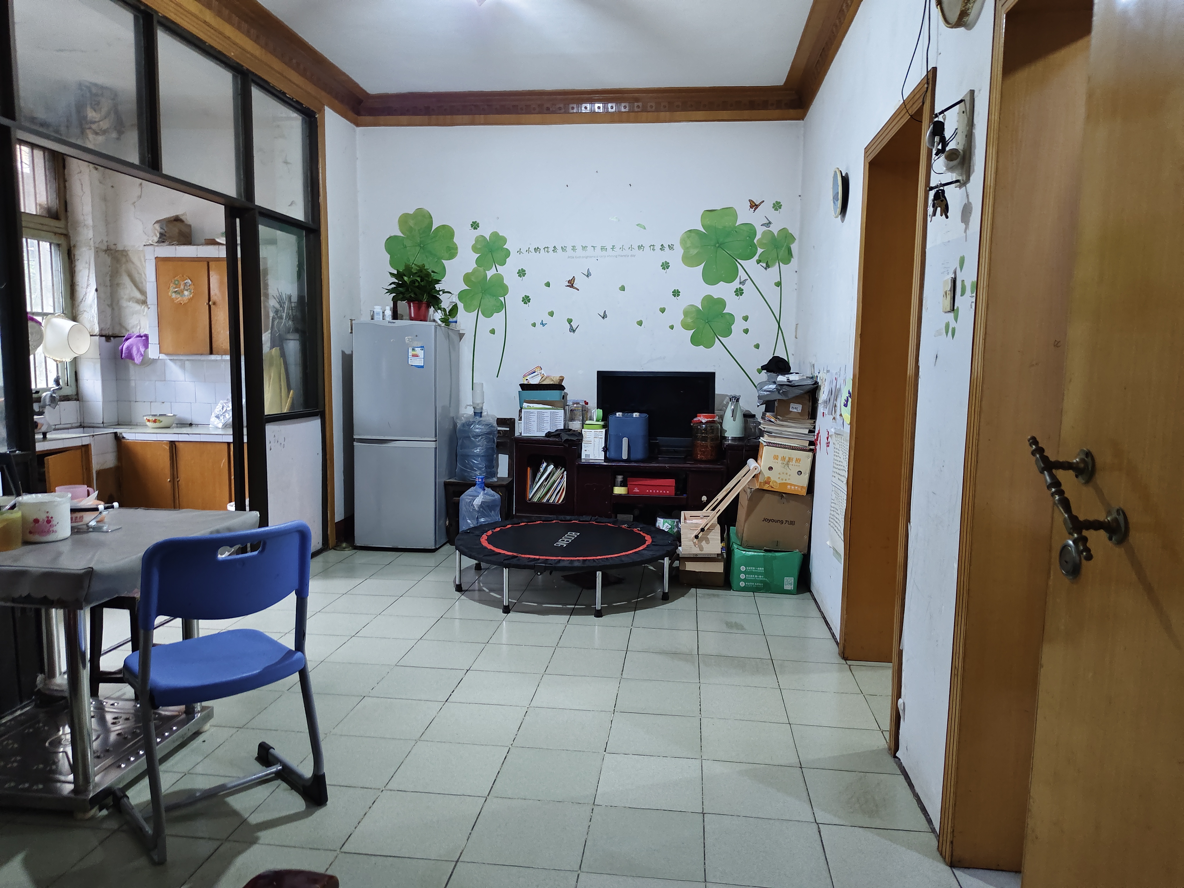 王家小区 2室2厅1卫 32.8万 王家小区 2室2厅1卫 32.8万客厅