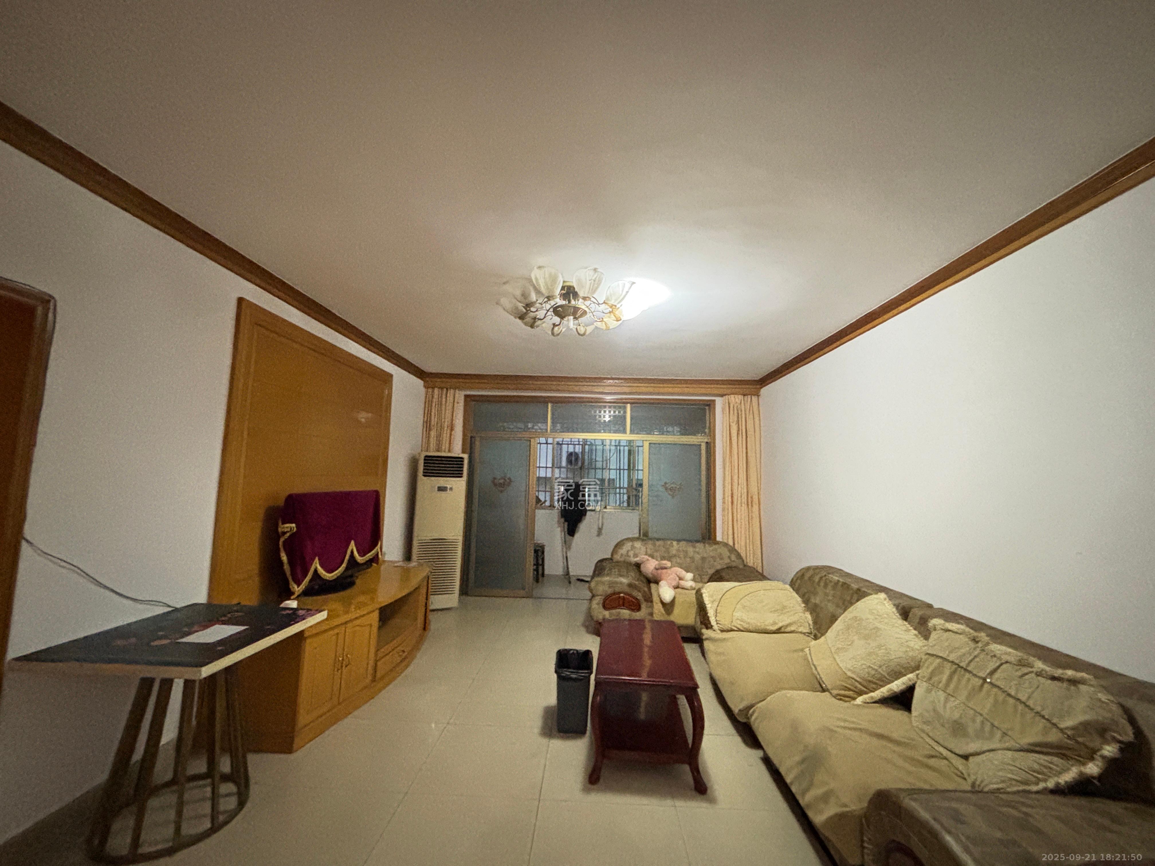 金垅嘉园 3室2厅1卫 2700.0元/月 金垅嘉园 3室2厅1卫 2700.0元/月室内图