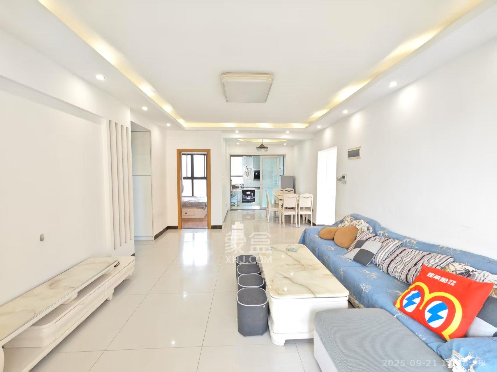 杜鹃文苑  3室2厅2卫    2400.0元/月室内图