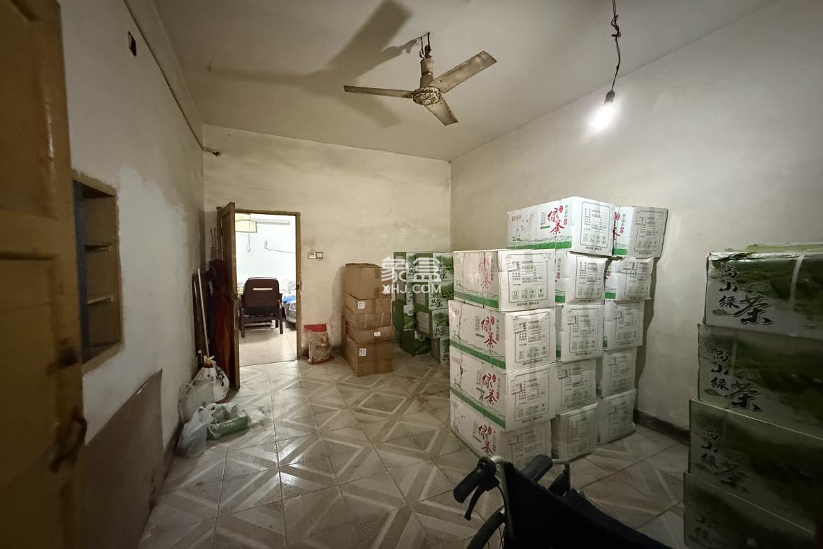 针织厂家属楼(新星南路) 1室0厅0卫 38.8万 针织厂家属楼(新星南路) 1室0厅0卫 38.8万客厅