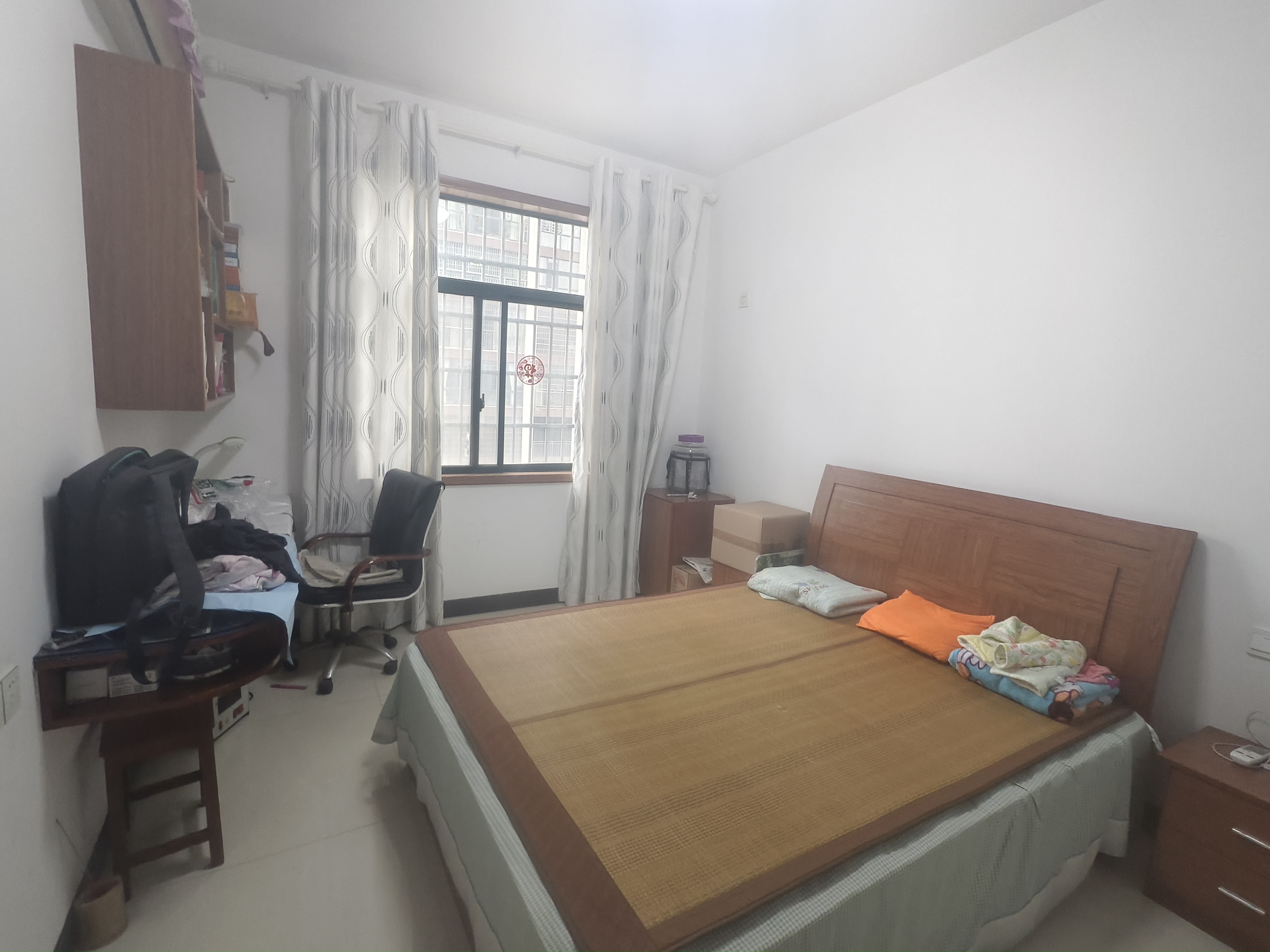 水木华庭  3室2厅2卫    78.0万客厅