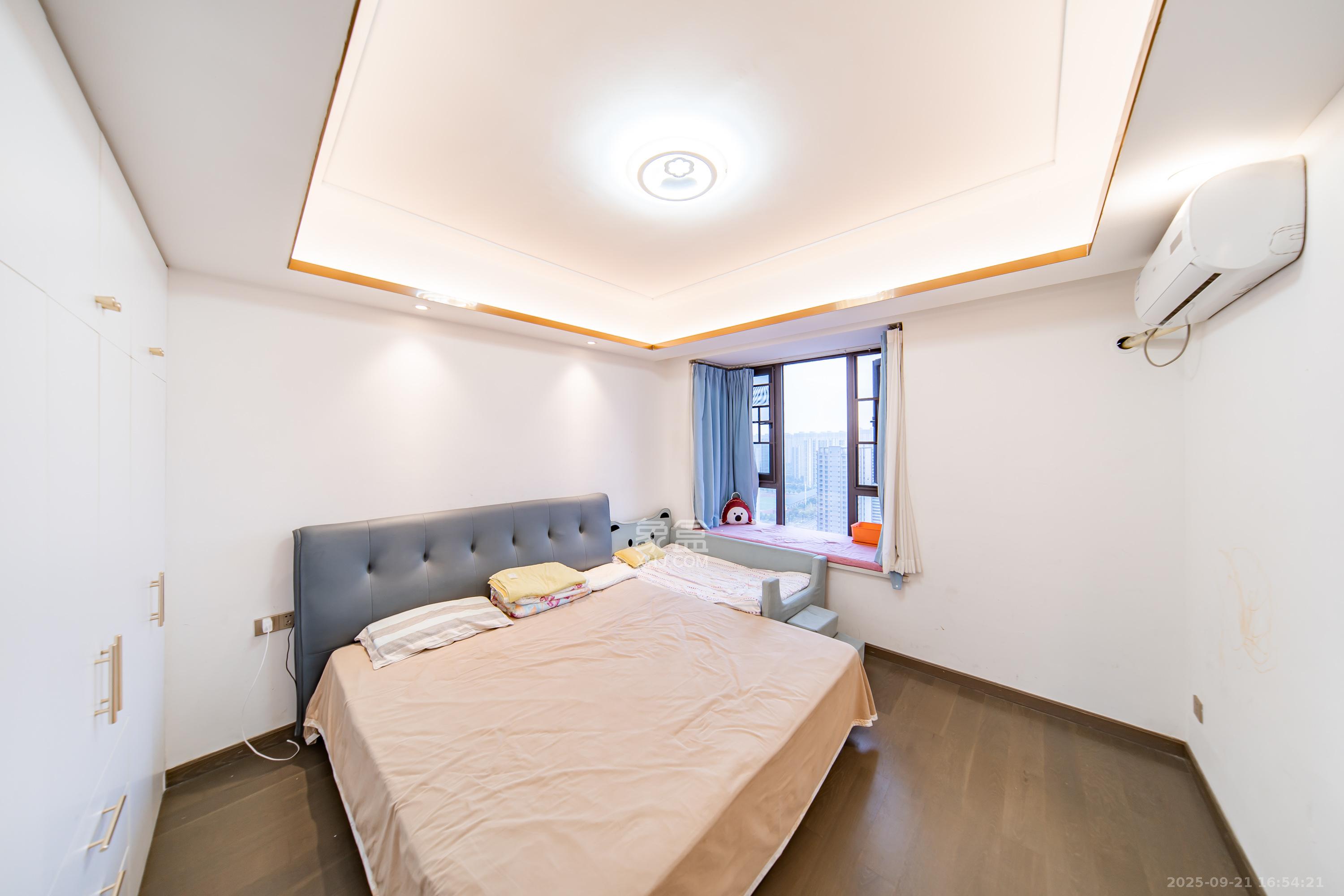 华申阳光城未来悦 4室2厅2卫 168.0万 华申阳光城未来悦 4室2厅2卫 168.0万卧室