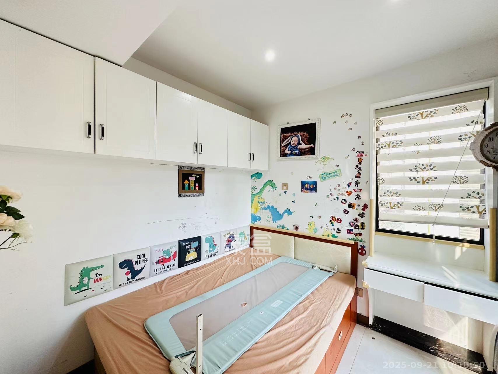 慢步江湾  4室2厅1卫    3200.0元/月室内图