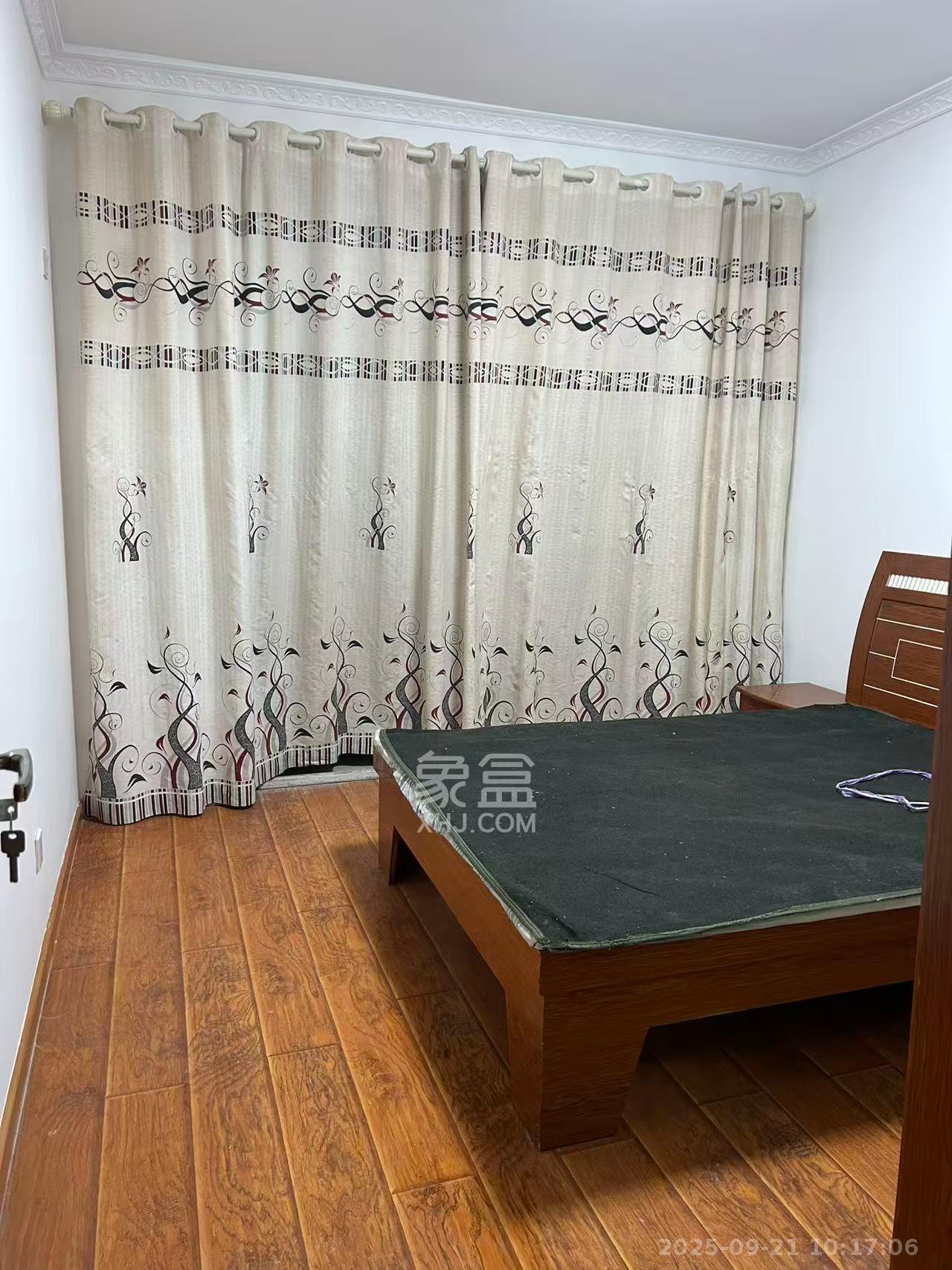 筑梦园 4室2厅2卫 2600.0元/月 筑梦园 4室2厅2卫 2600.0元/月室内图