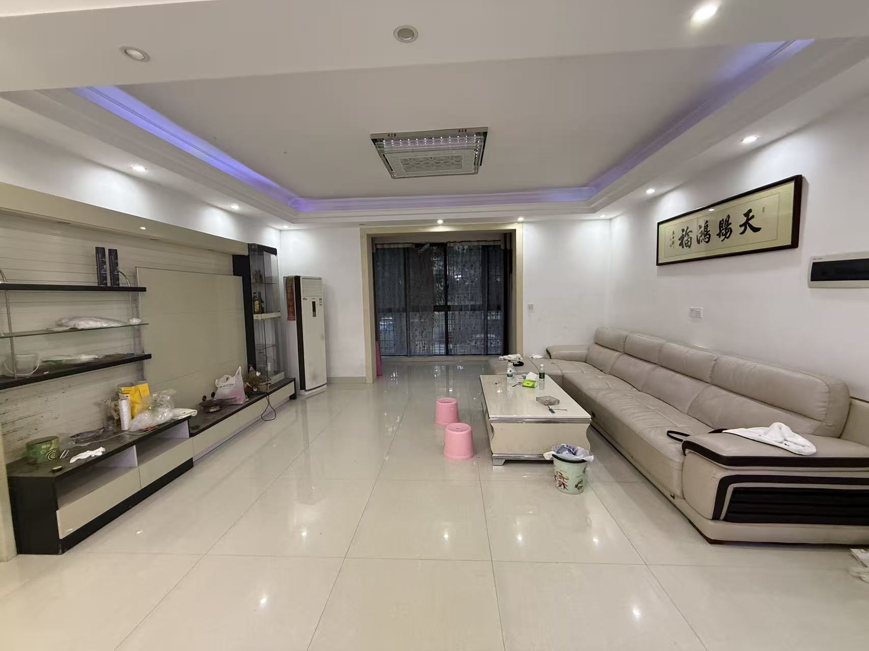 欣天蓝郡 3室2厅2卫 1500.0元/月 欣天蓝郡 3室2厅2卫 1500.0元/月室内图