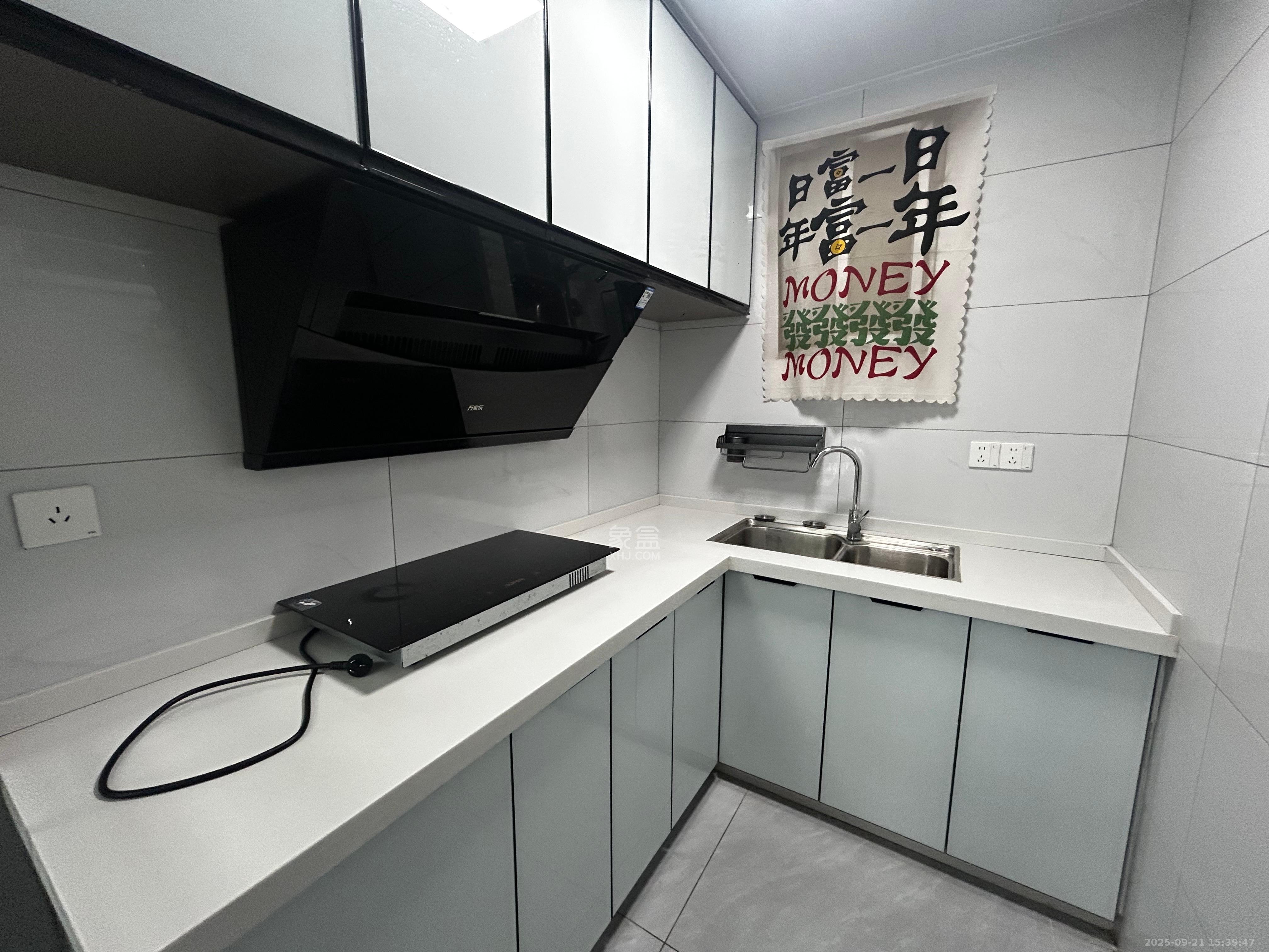 和润园三期 1室1厅1卫 1900.0元/月 和润园三期 1室1厅1卫 1900.0元/月室内图