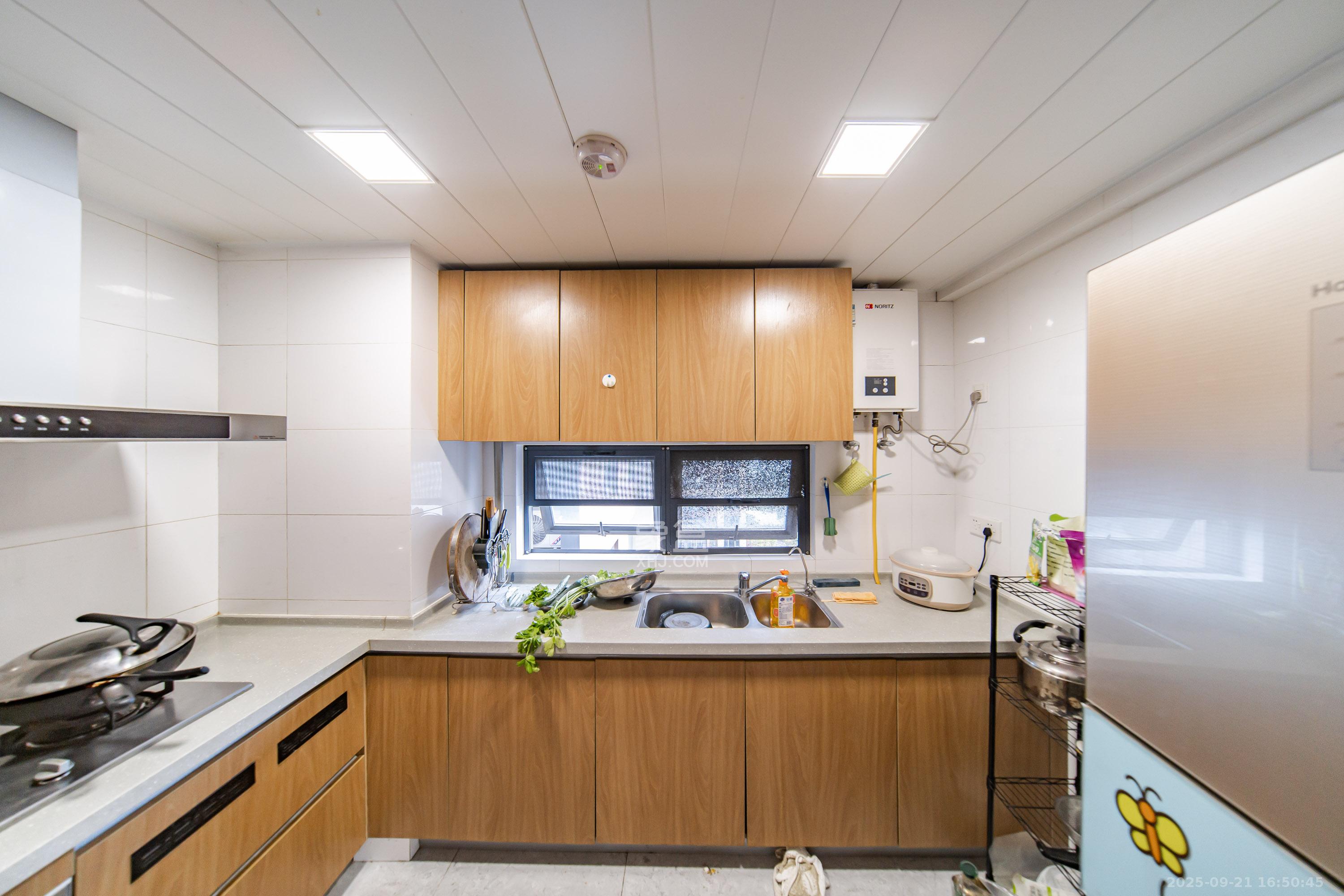 万科白鹭郡  3室2厅2卫    125.0万厨房